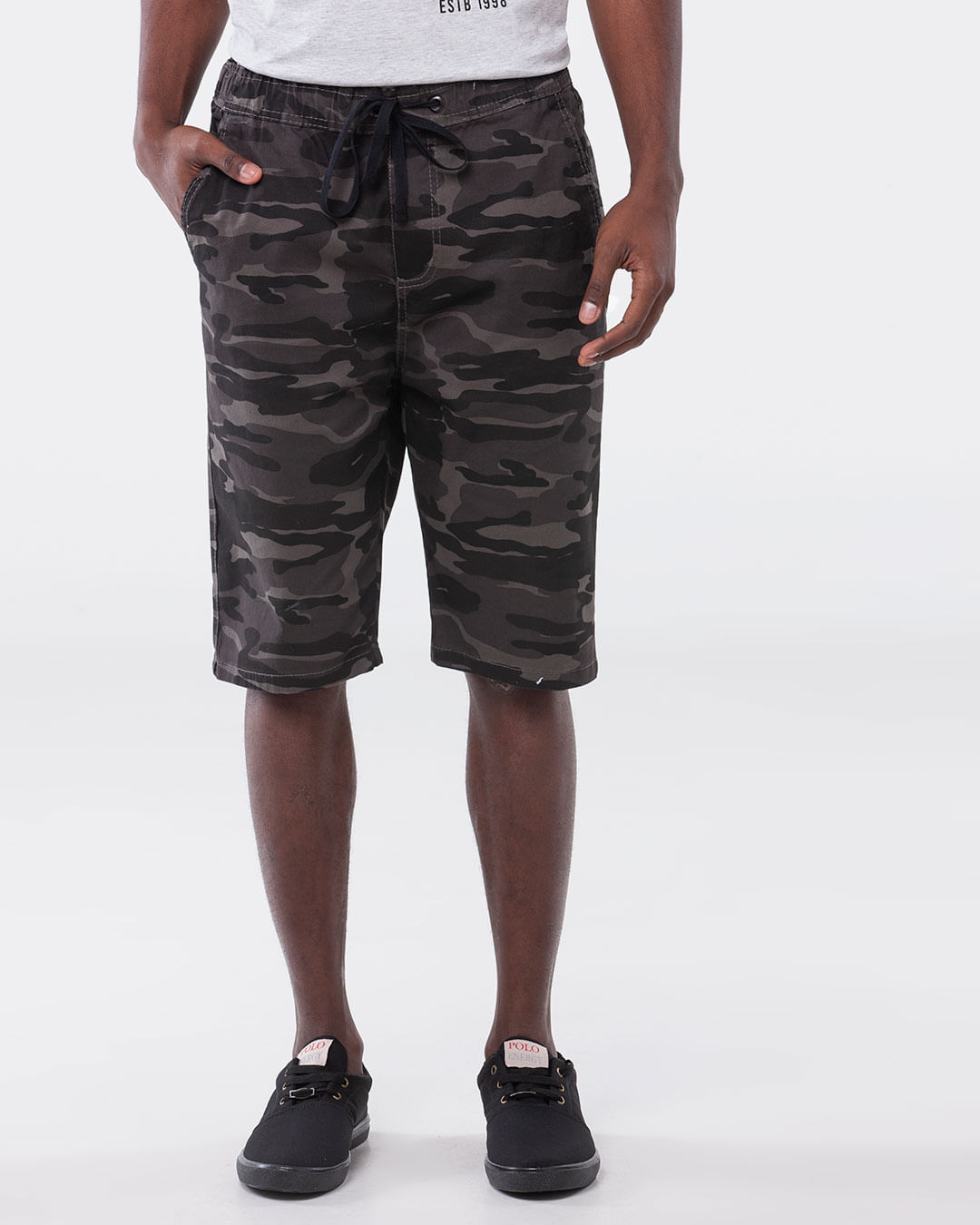 Bermuda-Masculina-Sarja-Camuflada-Preta