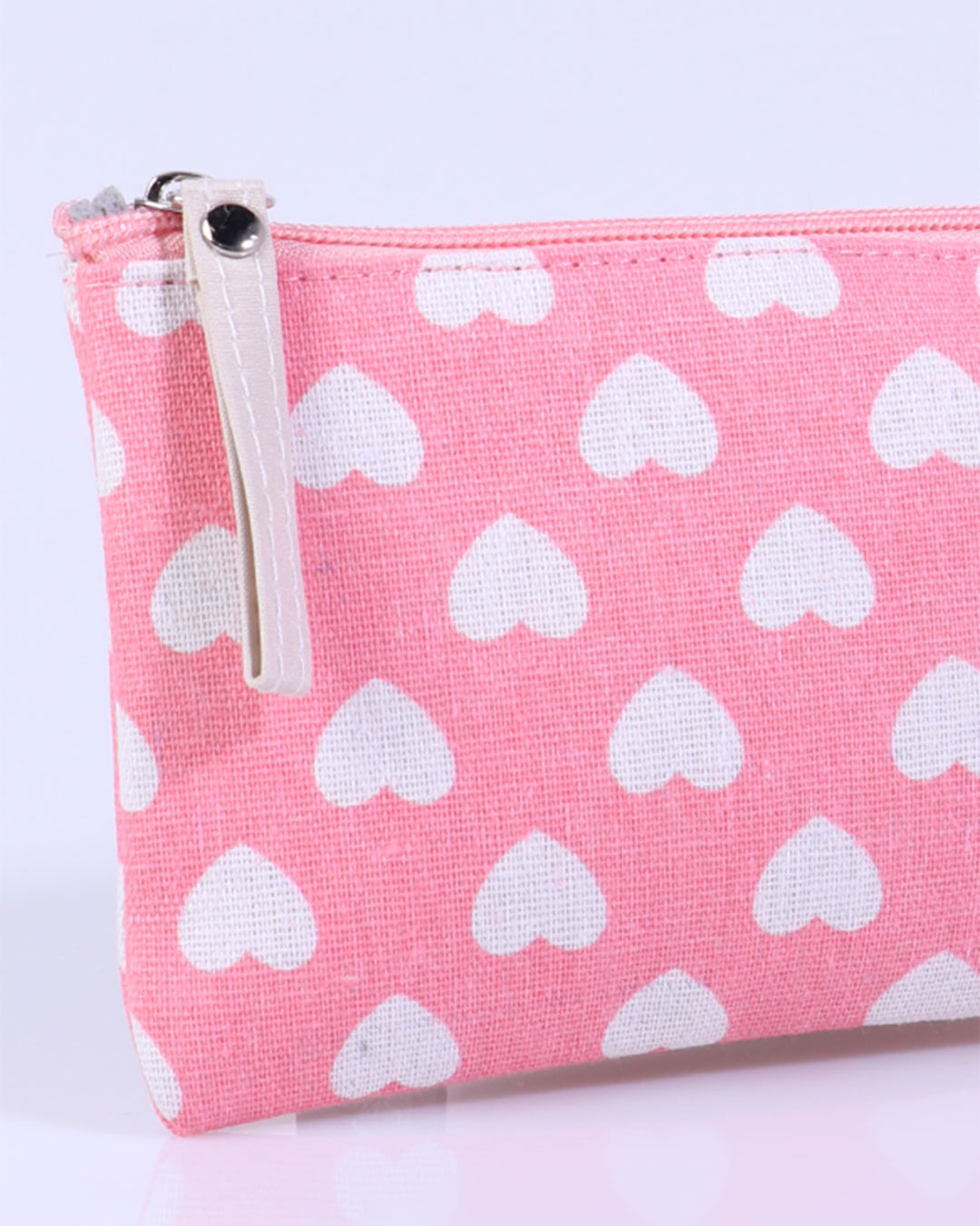 Necessaire-Estampa-Coracoes-Rosa