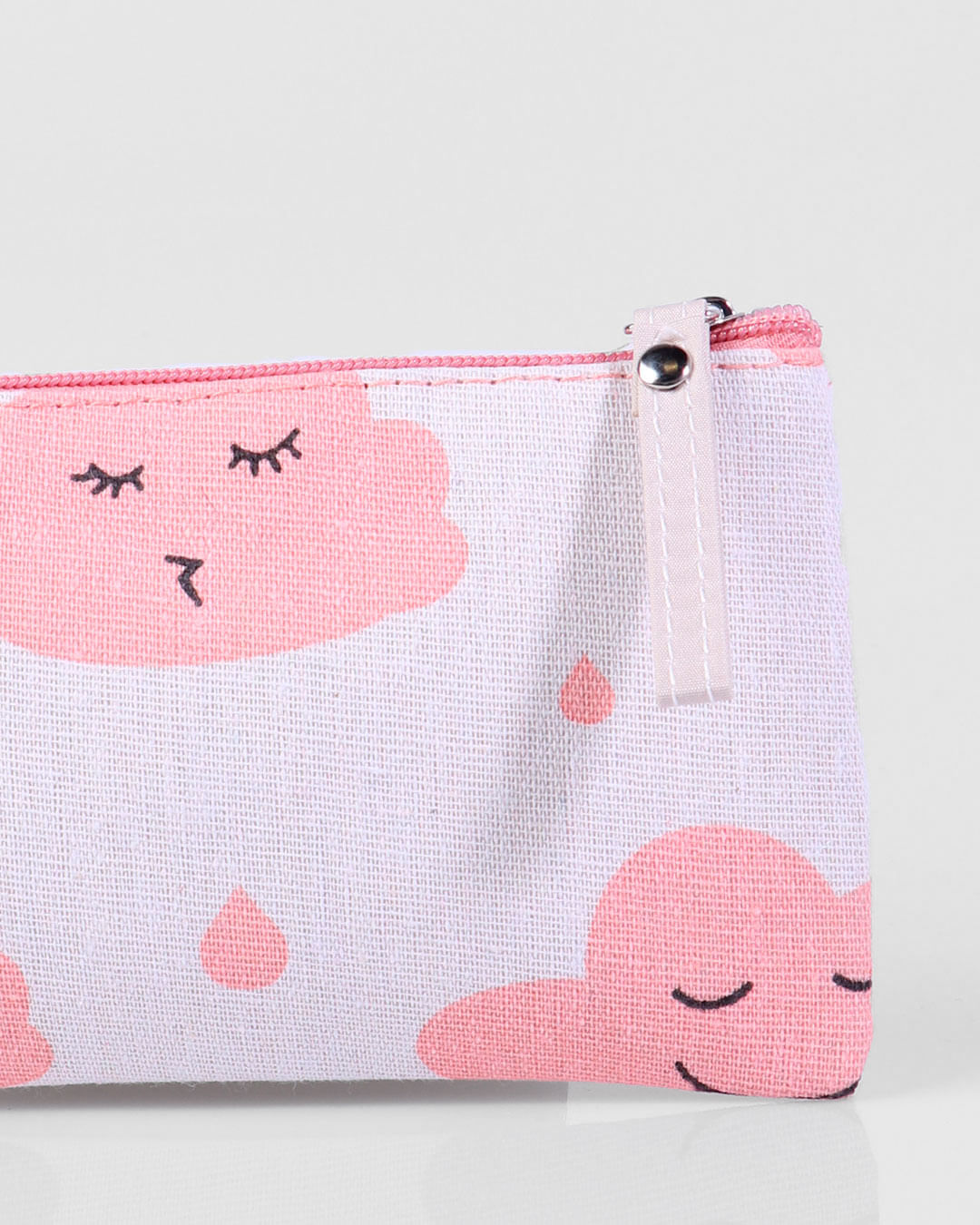 Necessaire-Estampa-Nuvem-Rosa