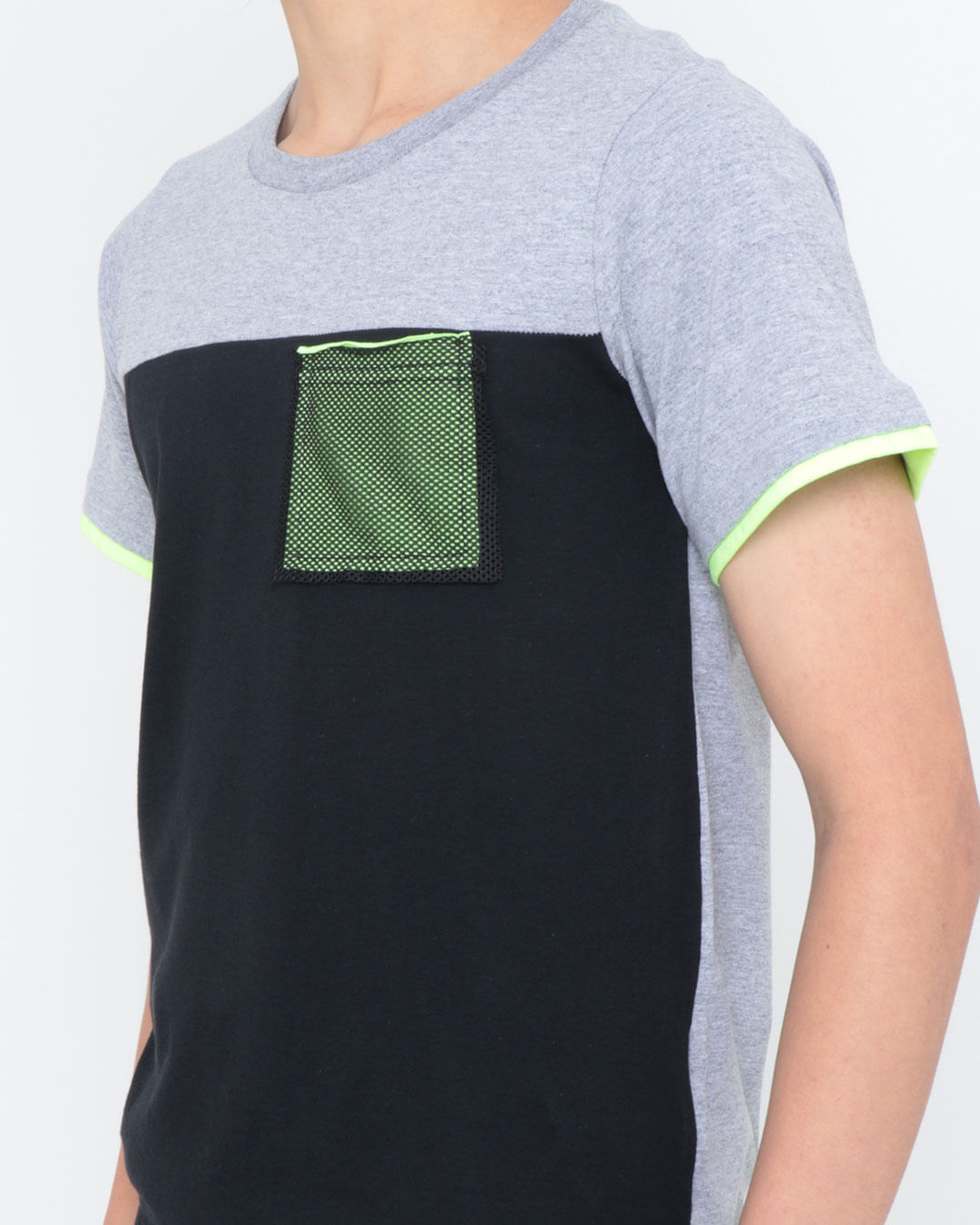 Camiseta-Juvenil-Bolso-Neon-Cinza
