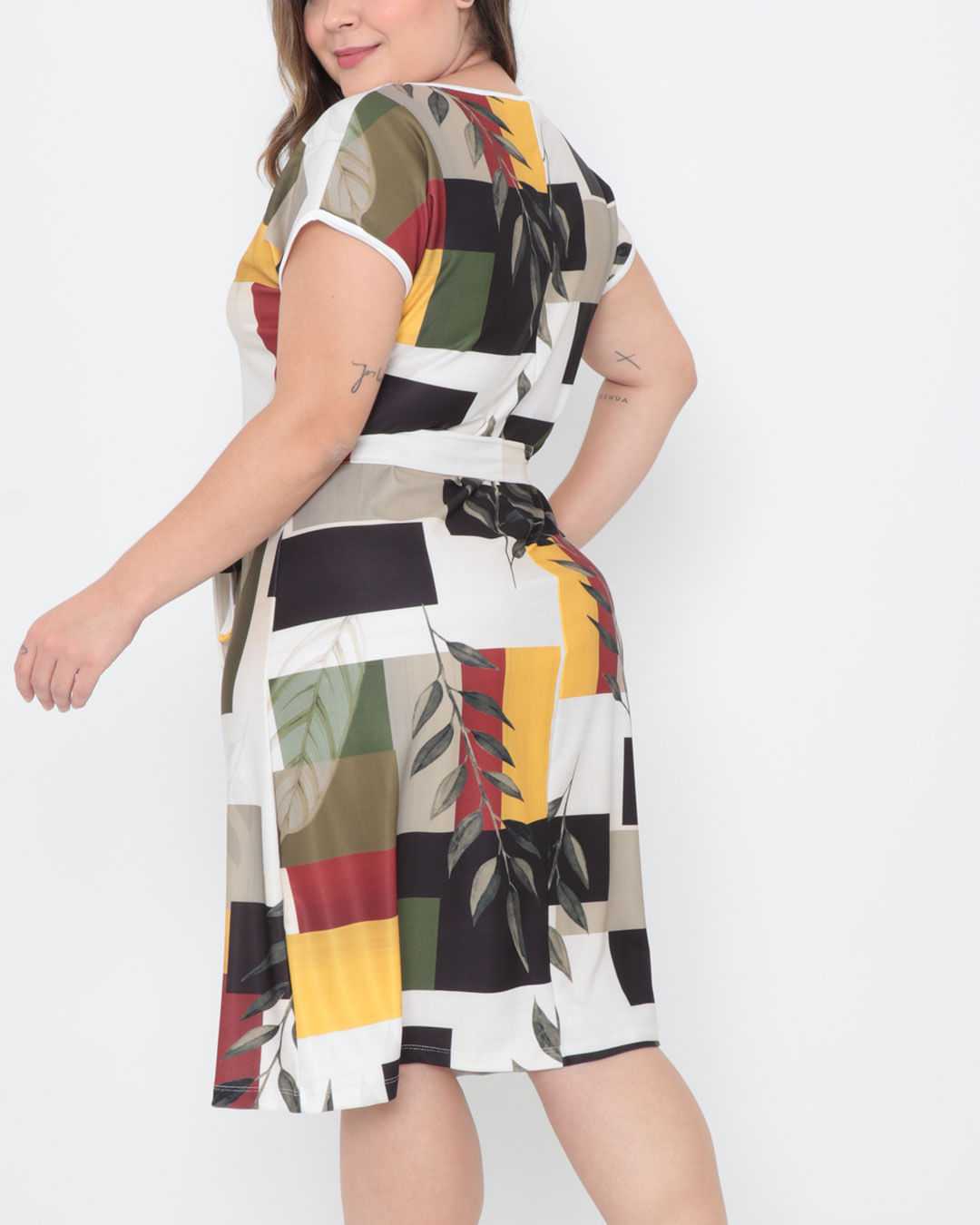 Vestido-Plus-Size-Floral-Geometrico-Off-White