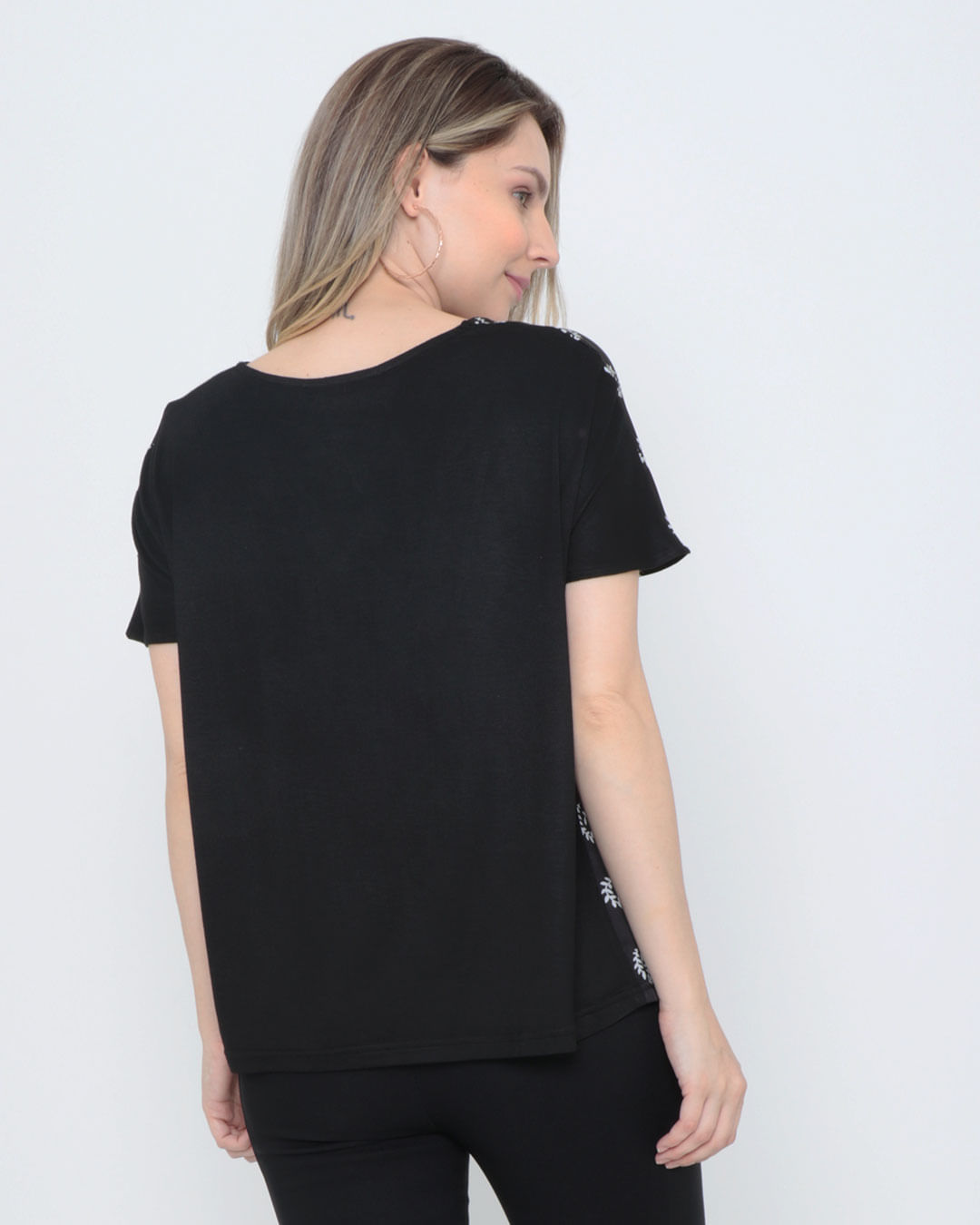 Blusa-Estampada-Manga-Curta-Preta