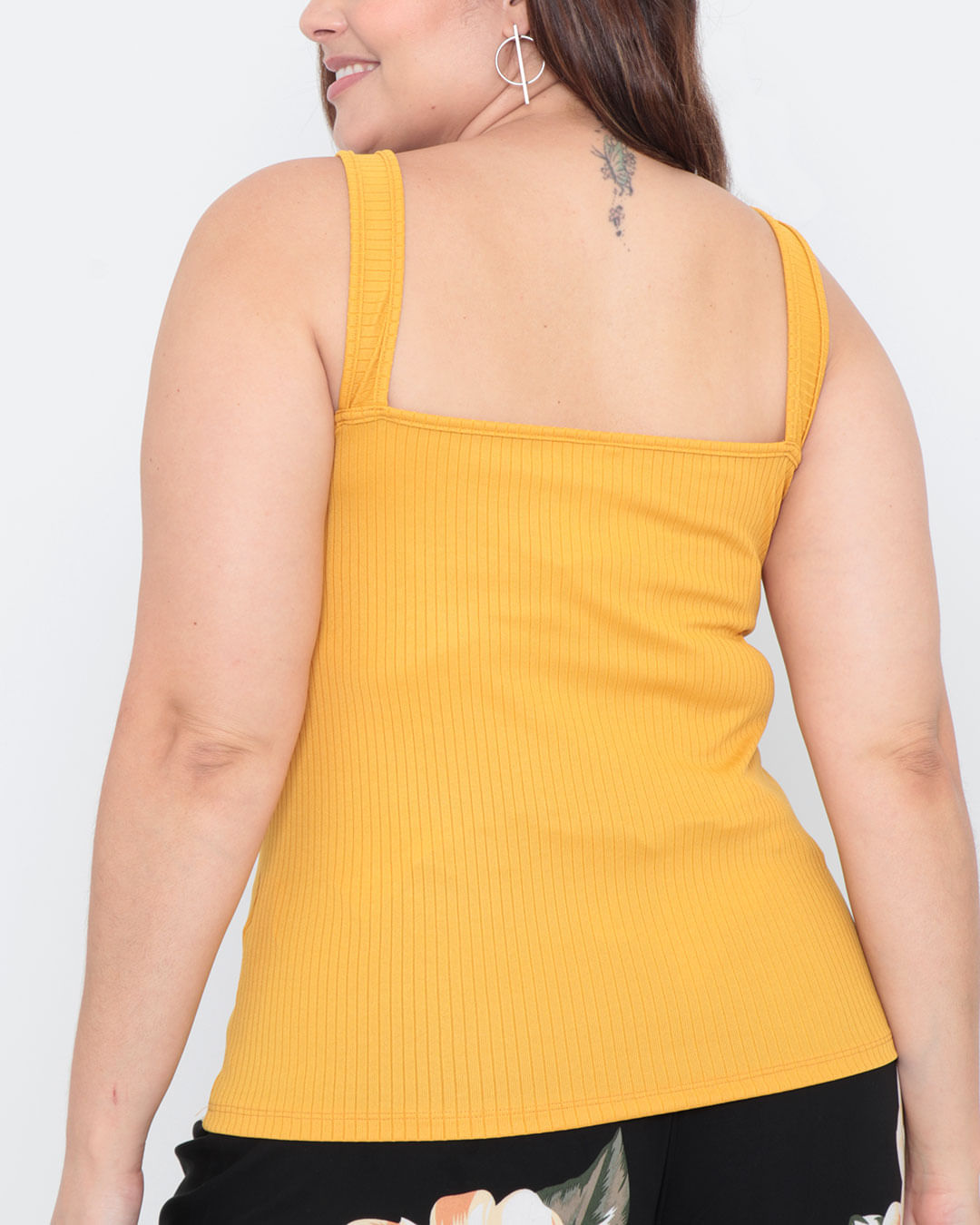 Regata-Feminina-Plus-Size-Canelada-Mostarda