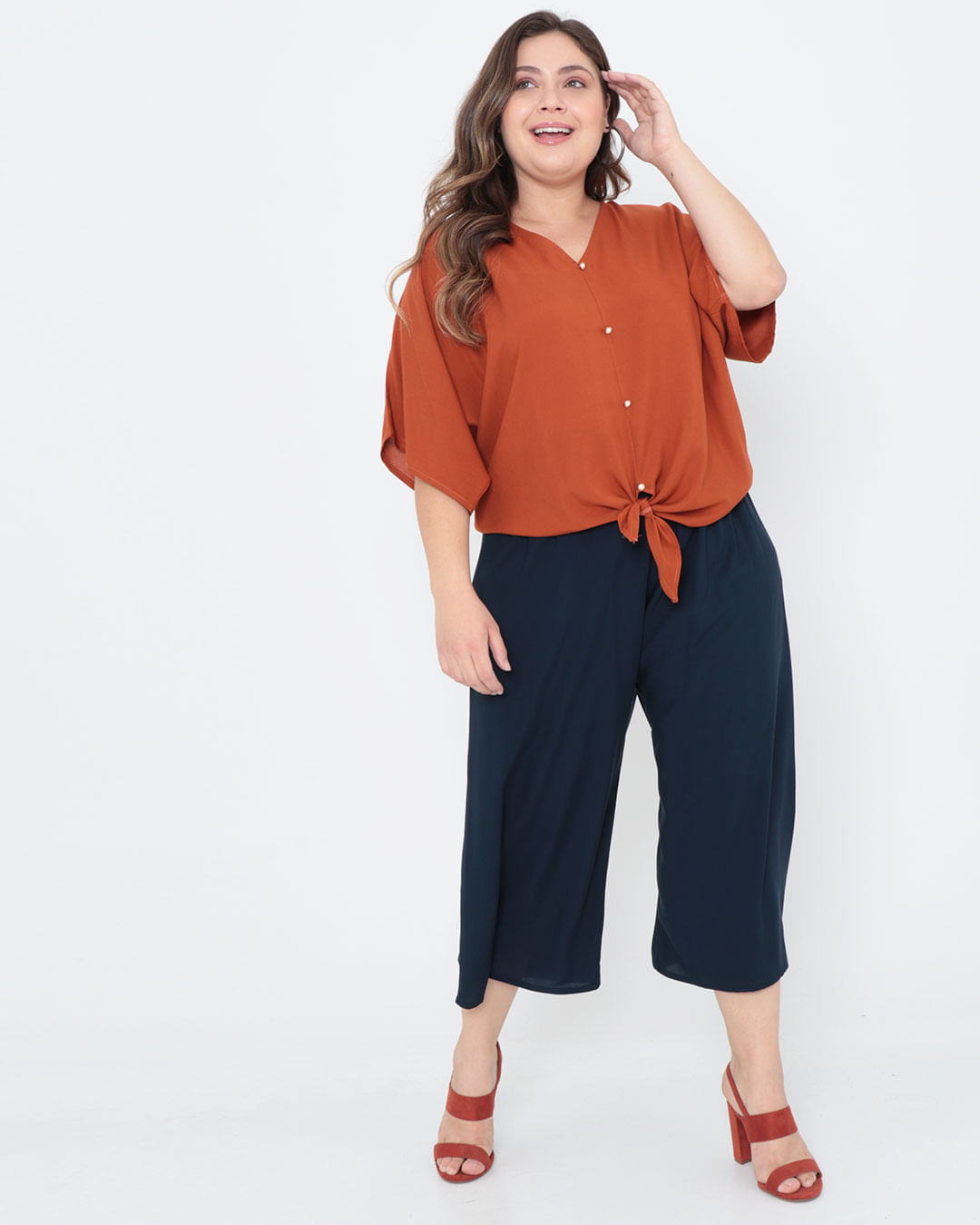 Blusa-Plus-Size-Perolas-Amarracao-Marrom