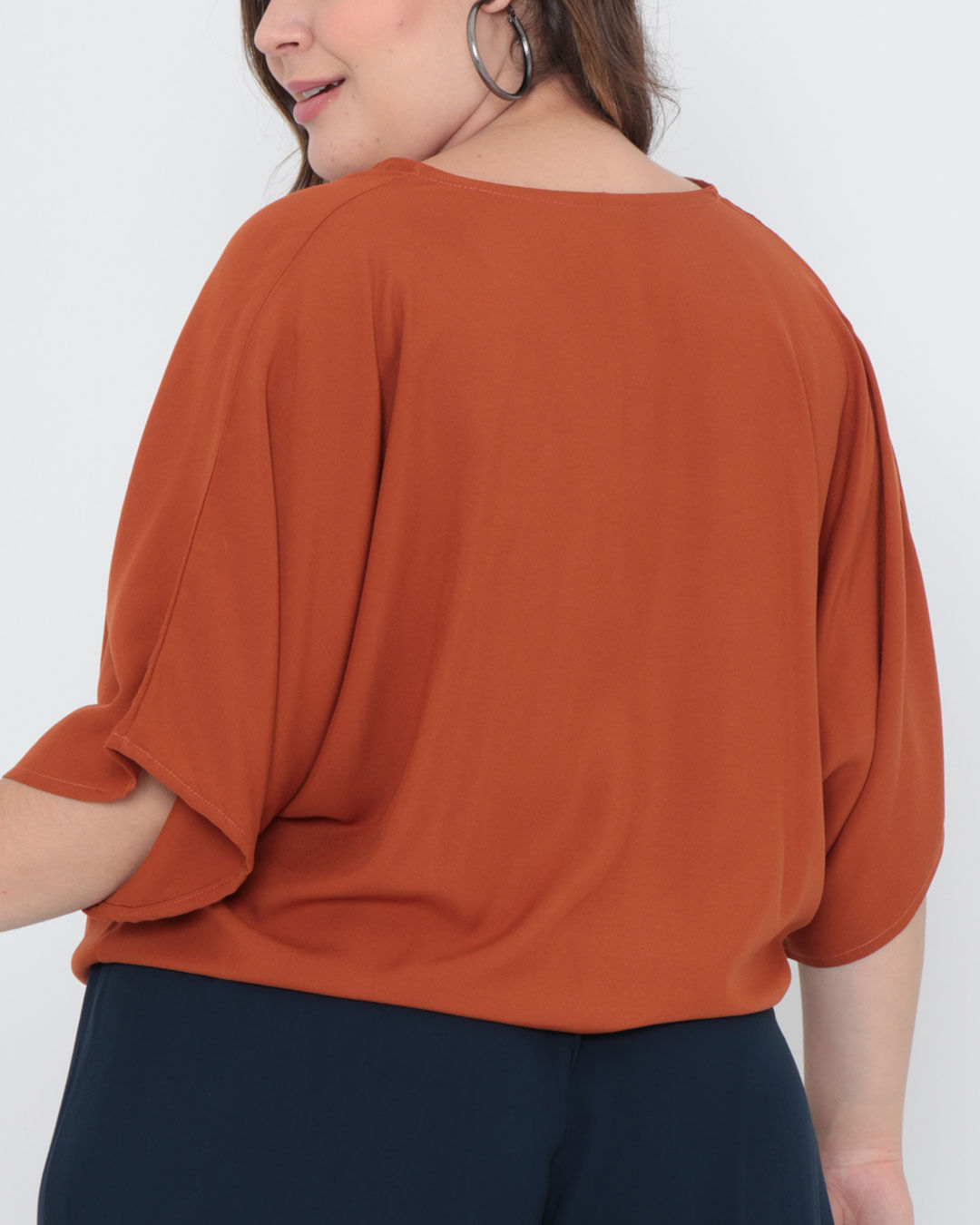 Blusa-Plus-Size-Perolas-Amarracao-Marrom