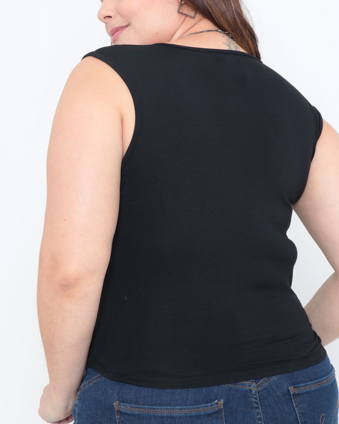 Regata-Feminina-Plus-Size-Com-Detalhe-Transpassado-Preta