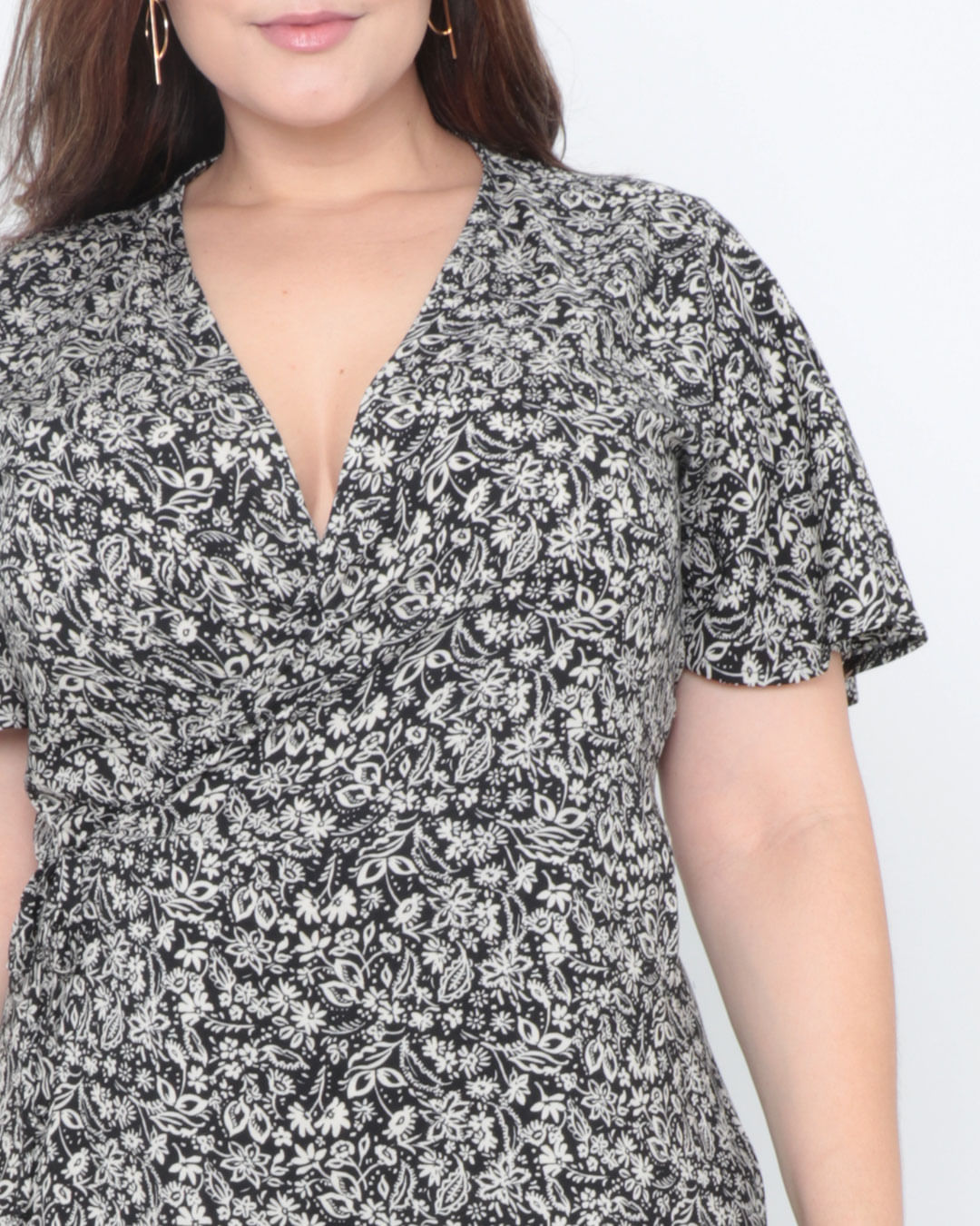 Vestido-Plus-Size-Envelope-Longo-Floral-Preto