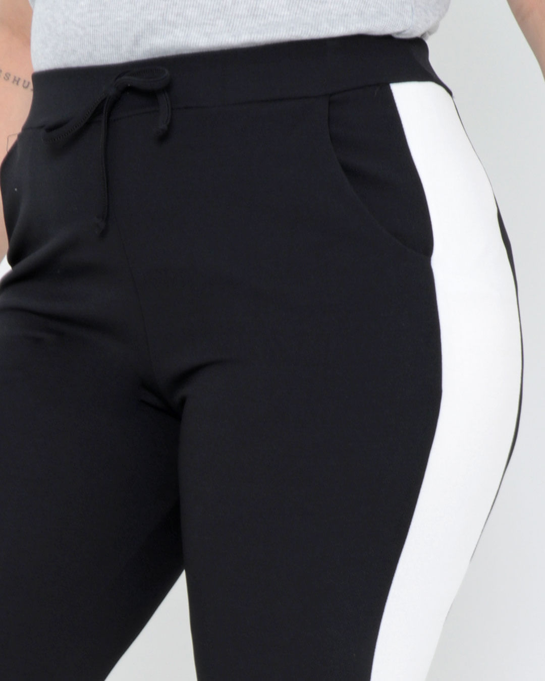Calca-Feminina-Plus-Size-Jogger-Preta