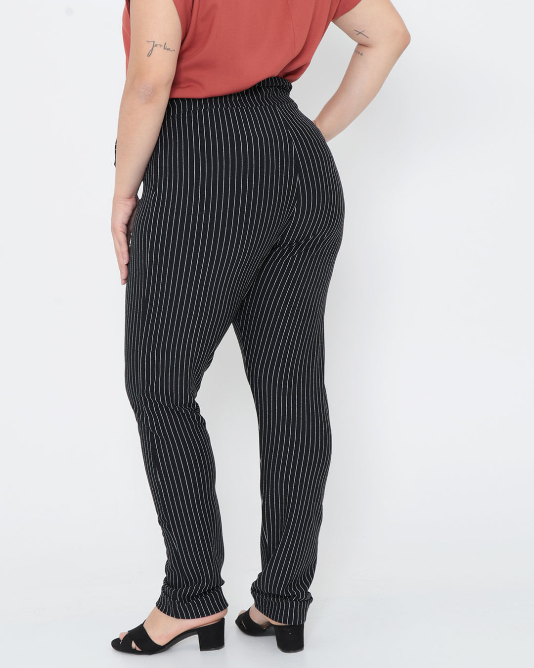 Calca-Feminina-Plus-Size-Listrada-Preta