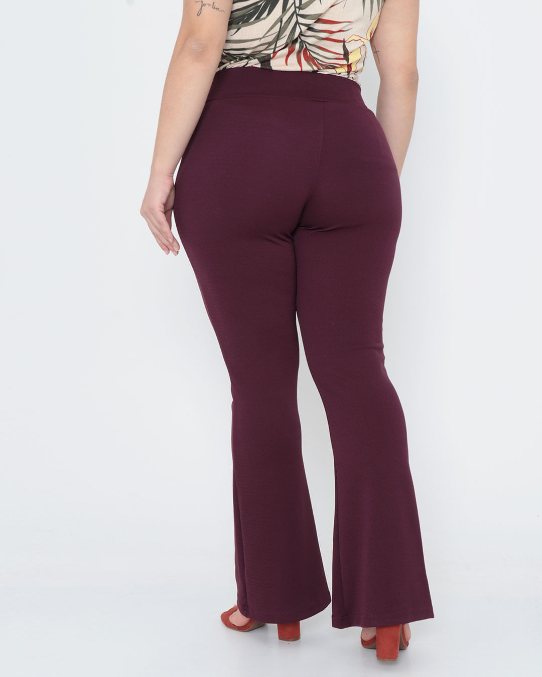 Calca-Feminina-Plus-Size-Crepe-Flare-Vinho