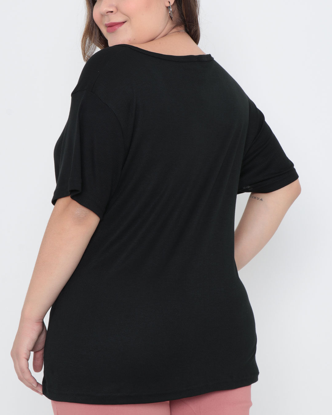 Blusa-Basica-Plus-Size-Canelada-Preta