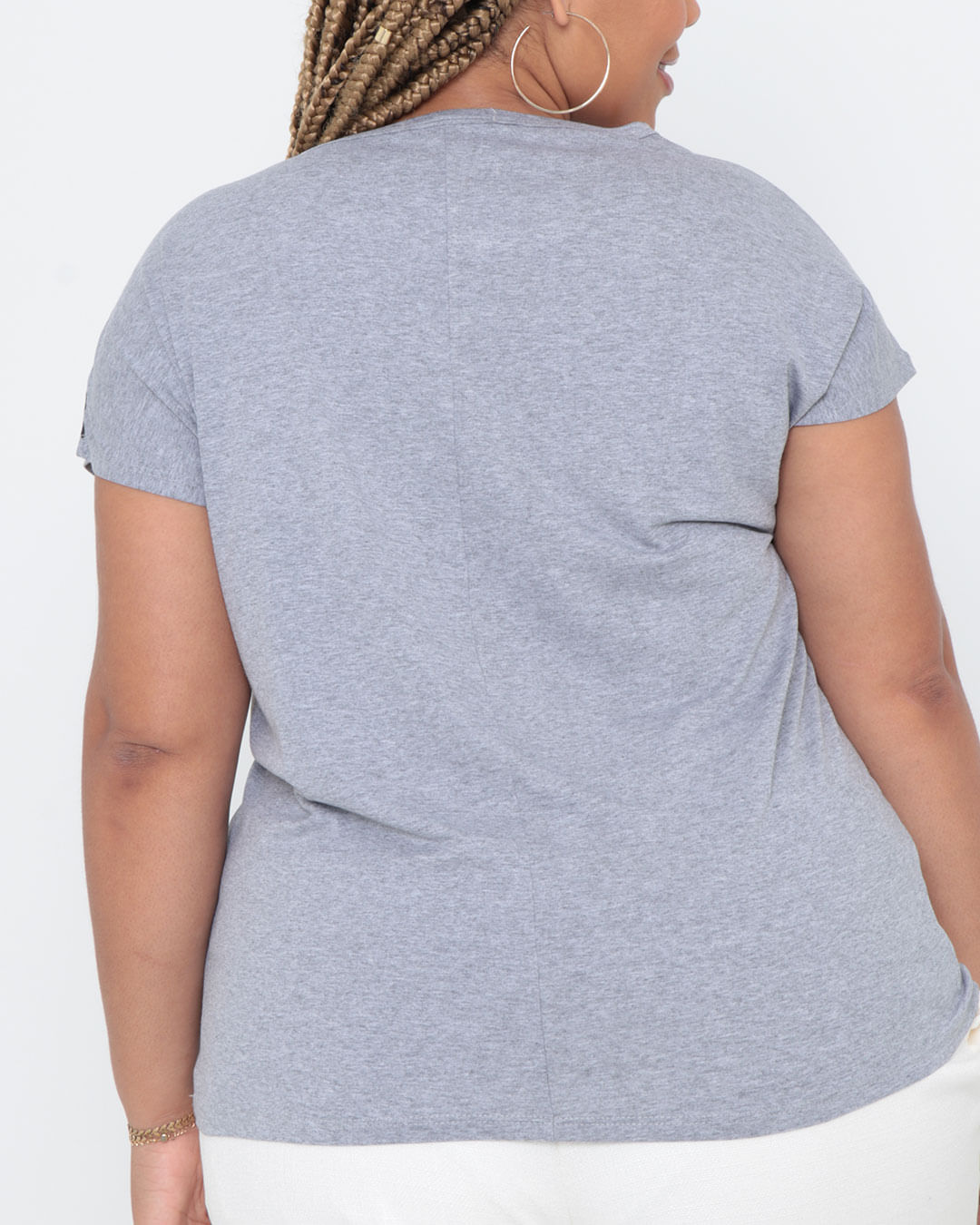 Blusa-Plus-Size-Flores-Com-Strass-Cinza