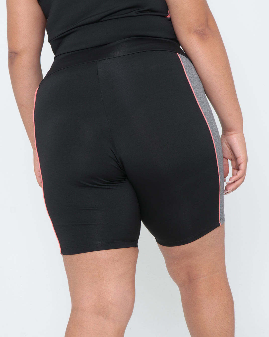 Bermuda-Feminina-Plus-Size-Fitness-Recorte-Preta