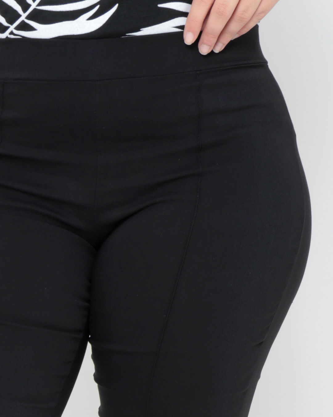 Bermuda-Feminina-Plus-Size-Bengaline-Preta
