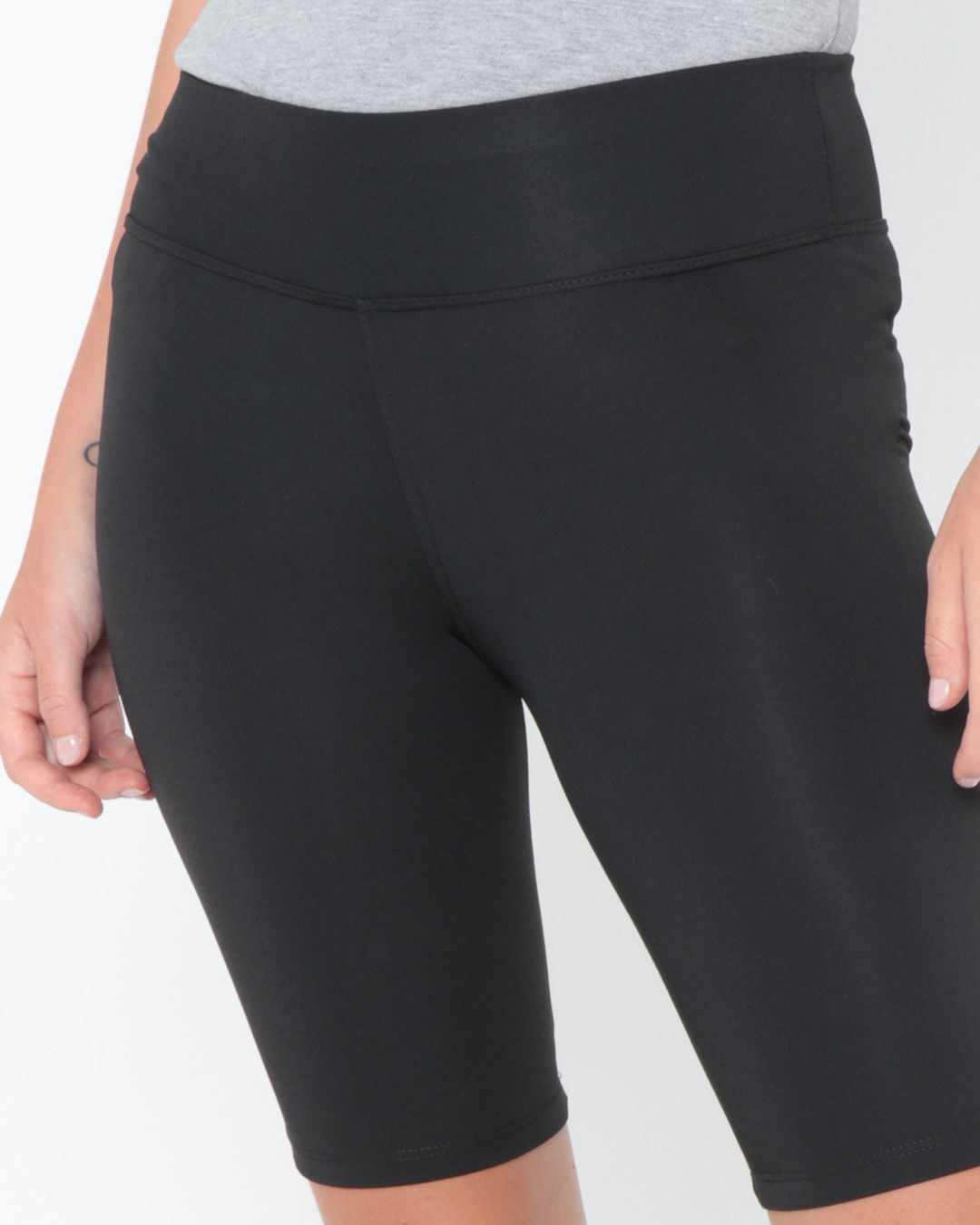 Short-Fitness-Cos-Largo-Modelo-Ciclista-Preto