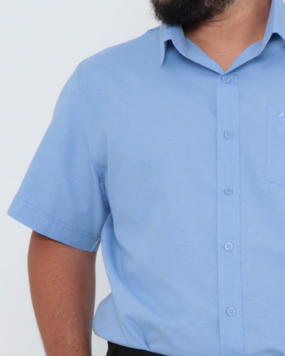 Camisa-Masculina-Plus-Size-Bolso-Lisa-Azul-Claro
