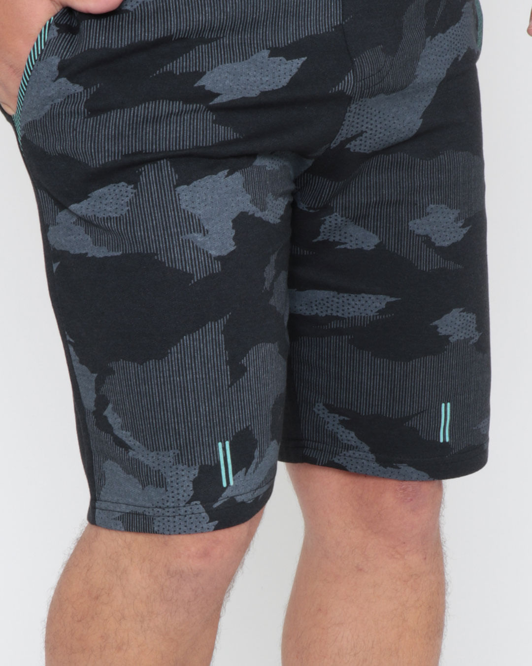 Bermuda-Plus-Size-Fitness-Camuflada-Preta