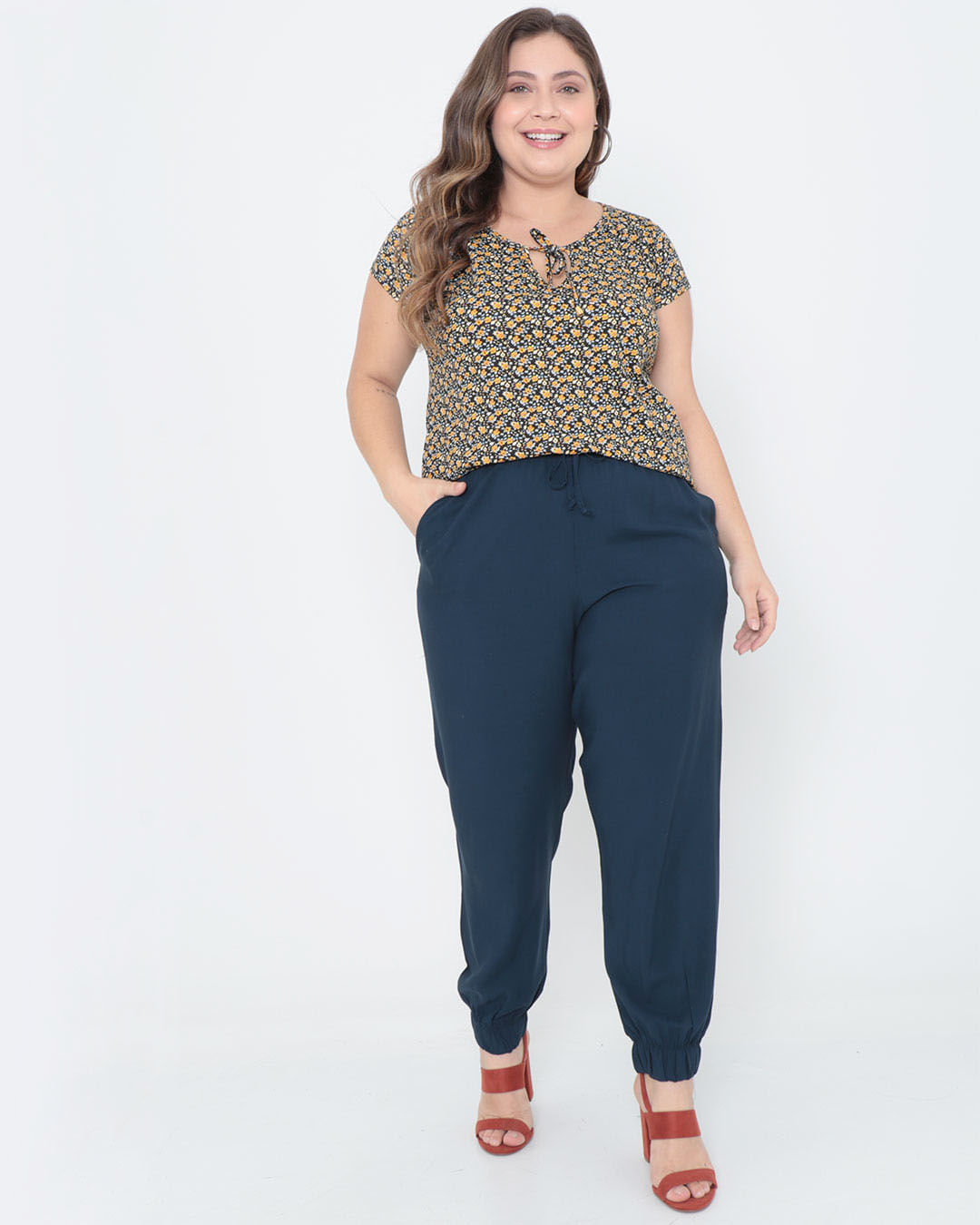 Blusa-Plus-Size-Estampa-Floral-Preta