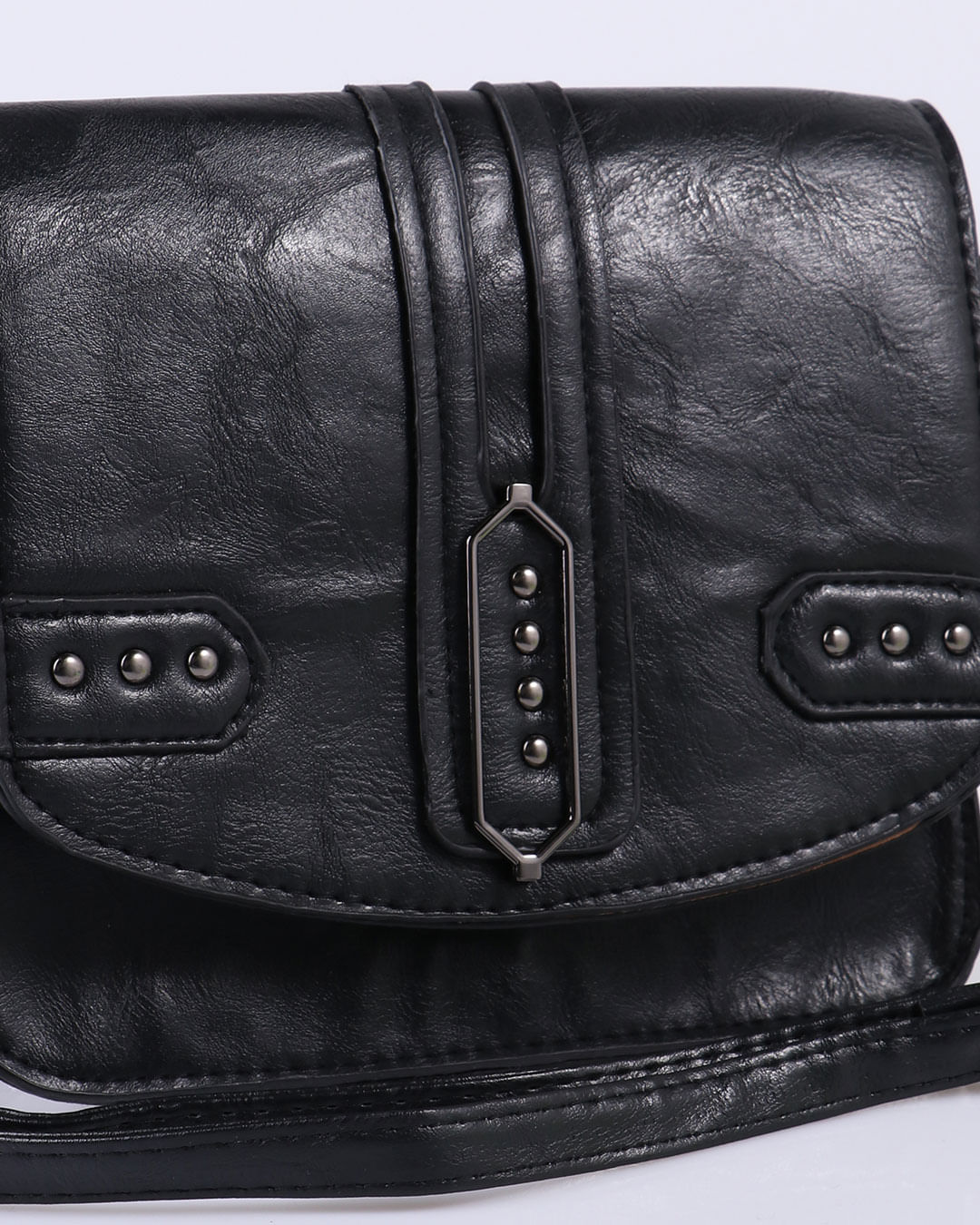 Bolsa-Transversal-Com-Tachas-Preta