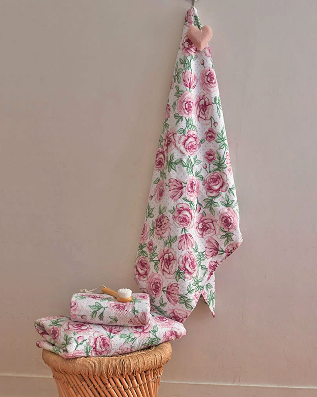 Toalha-De-Banho-Floral-Rosa
