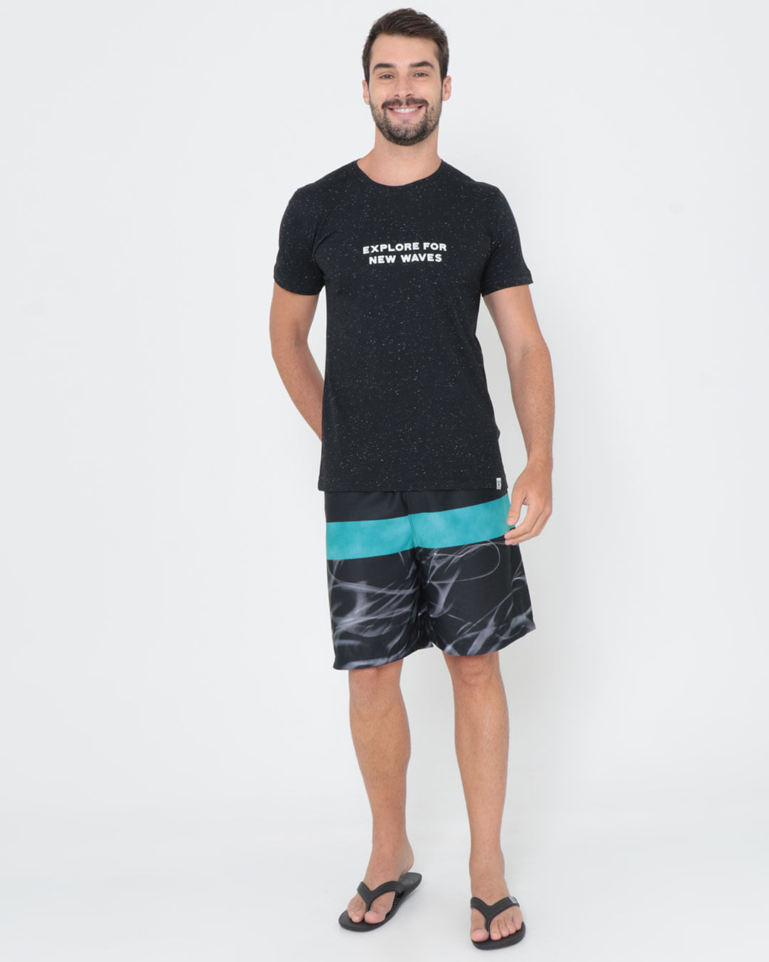 Camiseta-Estampa-Botone-Preto