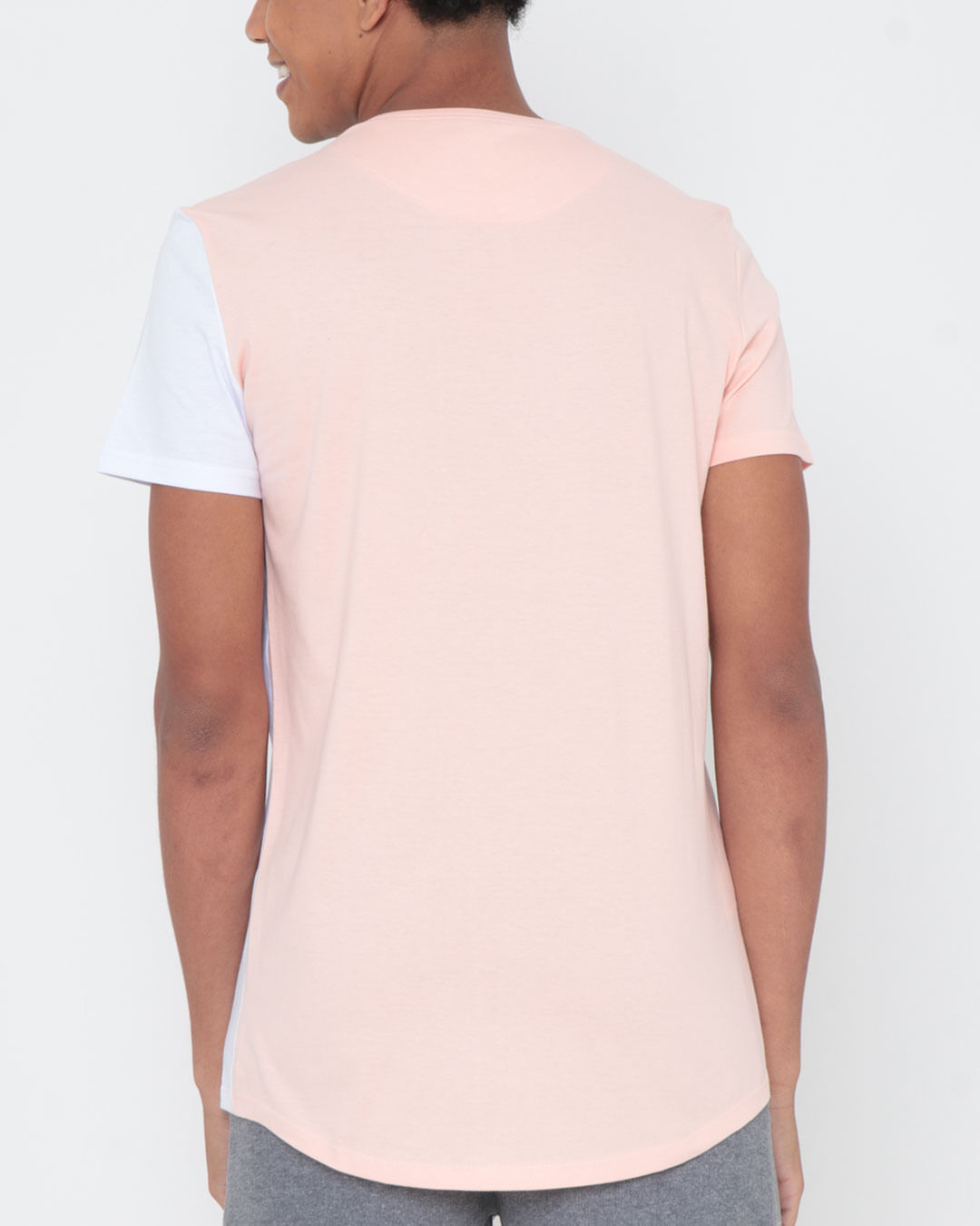 Camiseta-Alongada-Recortes-Rosa-Claro