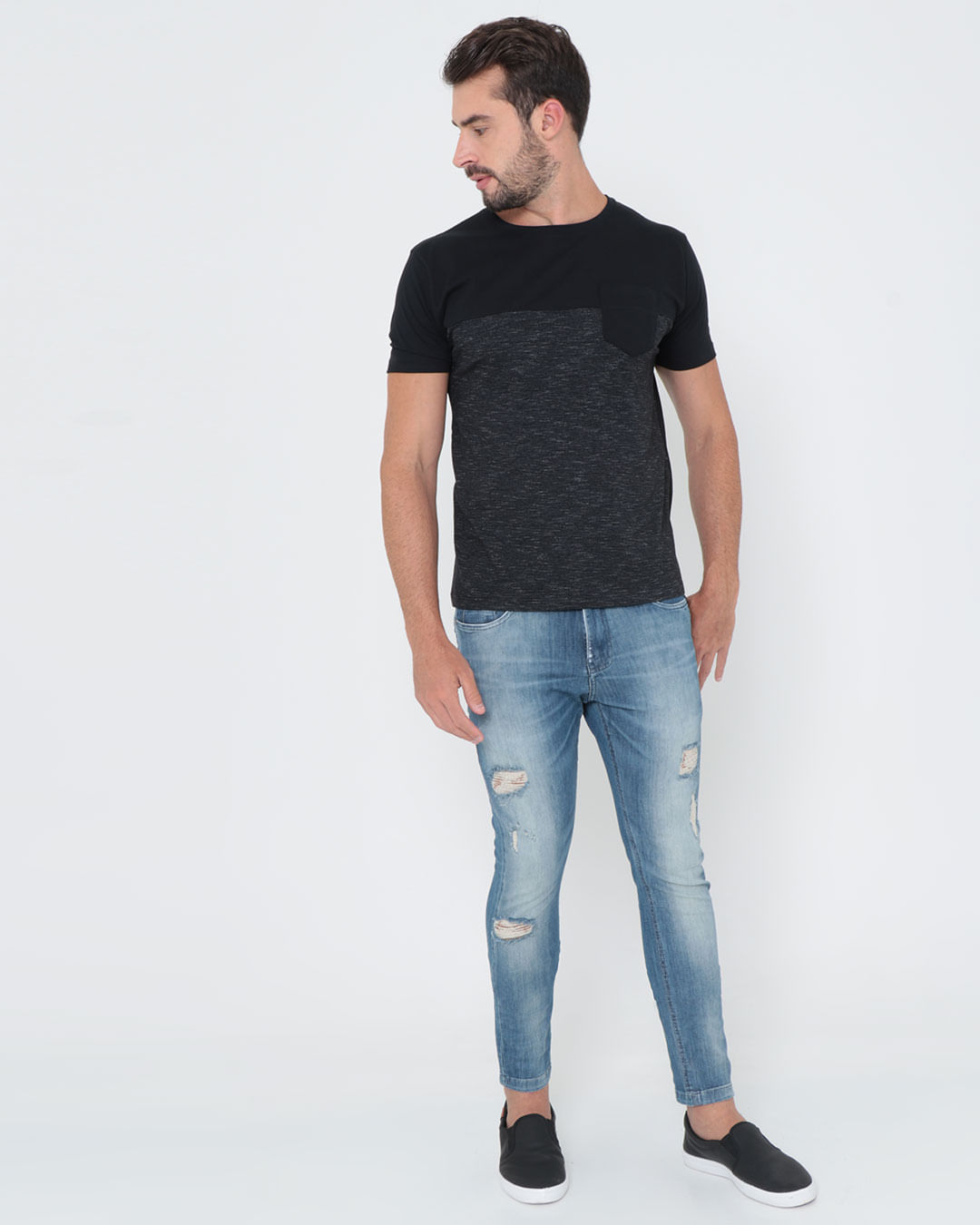 Camiseta-Com-Bolso-e-Recorte-Multicor-Preta