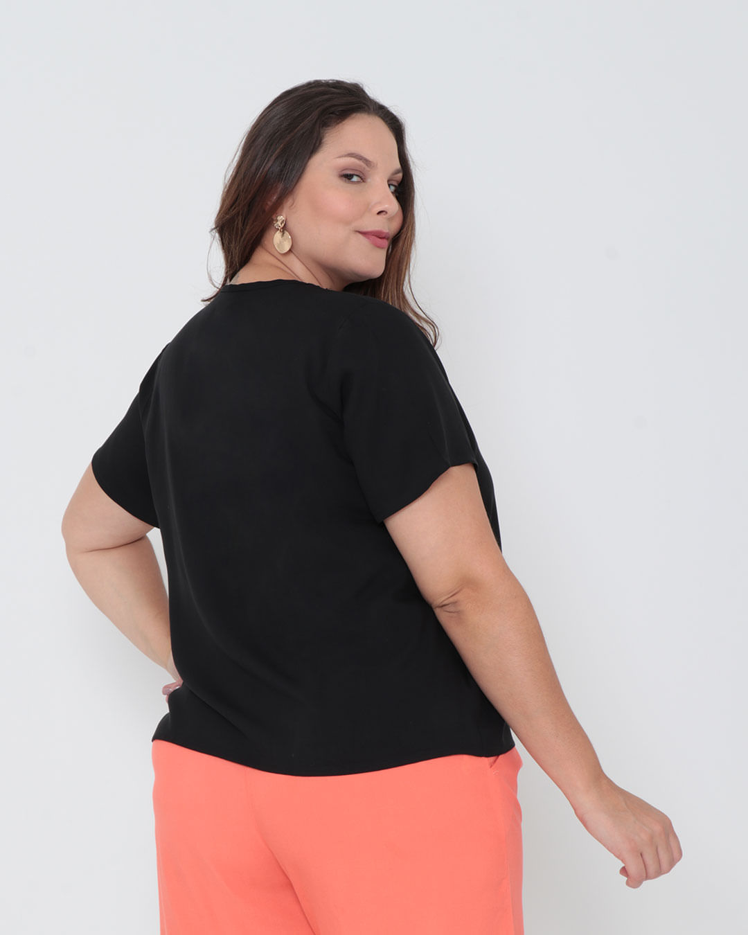 Blusa-Plus-Size-Decote-V-Lisa-Preta