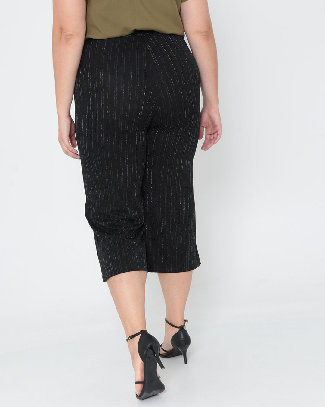 Calca-Feminina-Pantacourt-Plus-Size-Lurex-Preta
