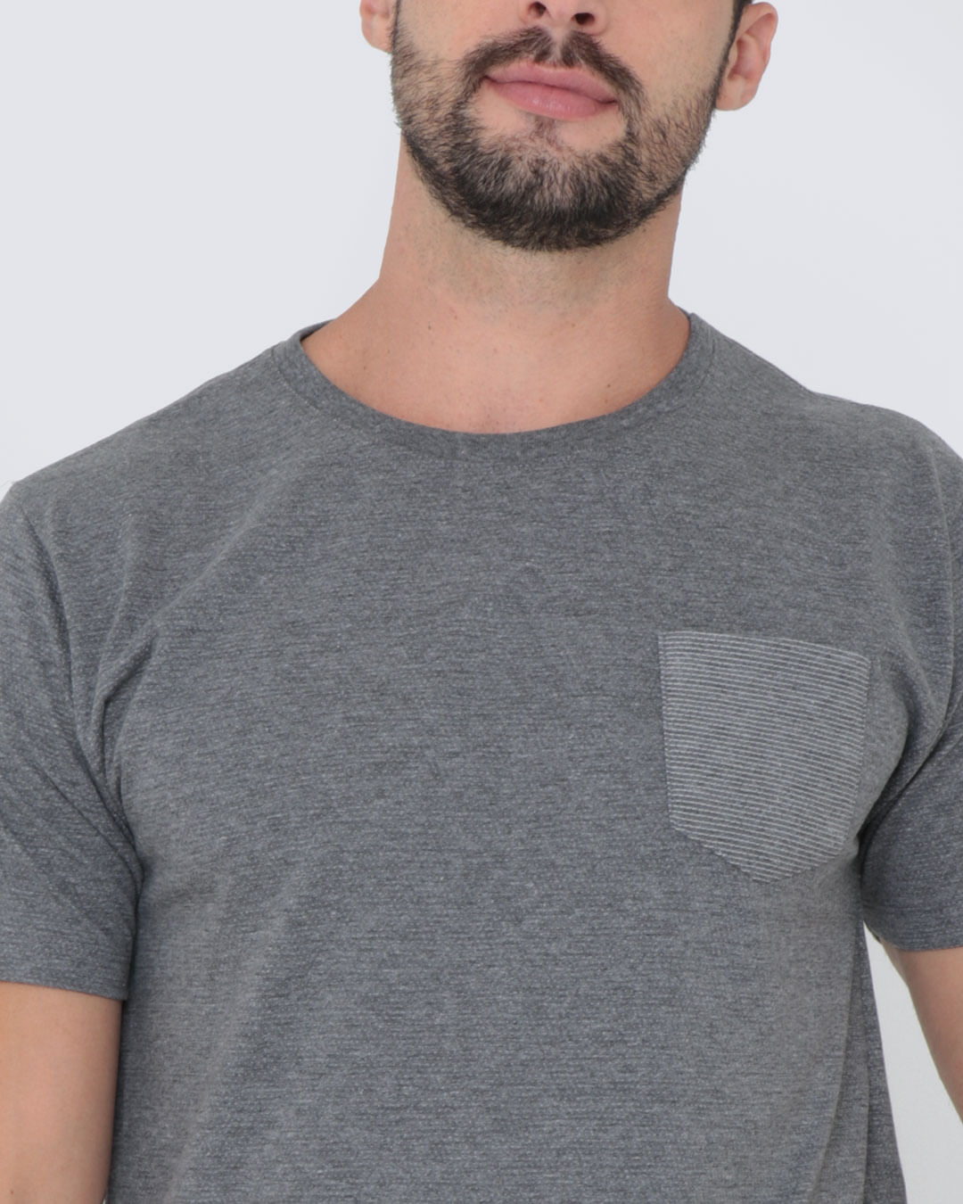 Camiseta-Com-Bolso-Cinza