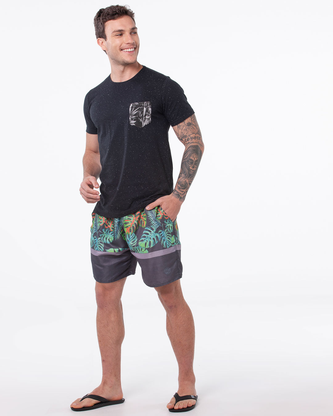 Camiseta-27667-Surf-Bolso-Estampado---Preto