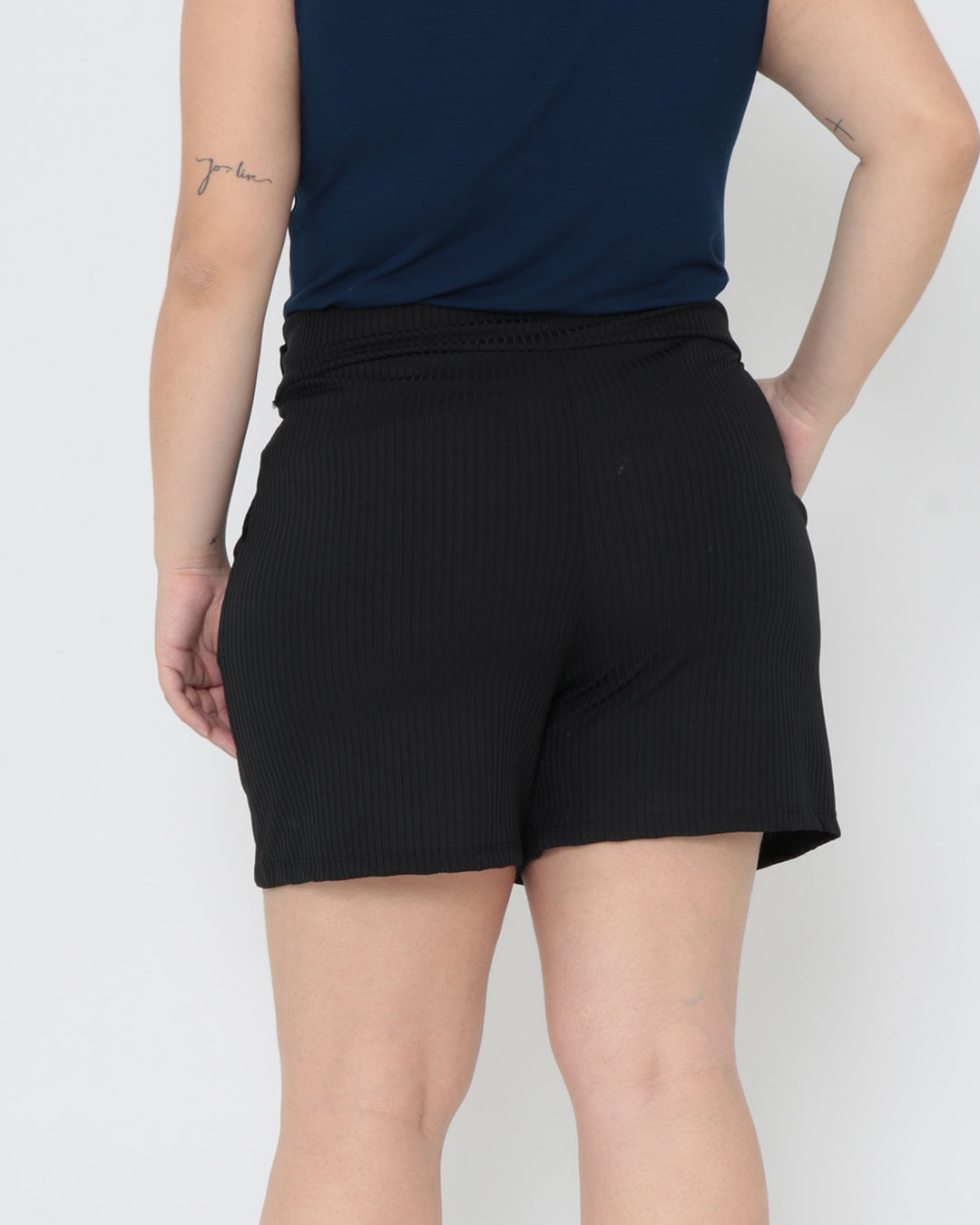 Short-7023-Canelado---Preto