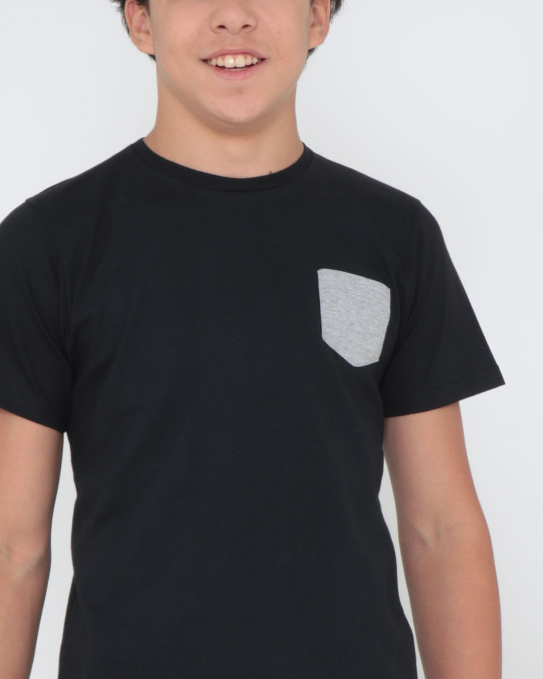 Camiseta-003-Mc-Bolso--M1014---Preto
