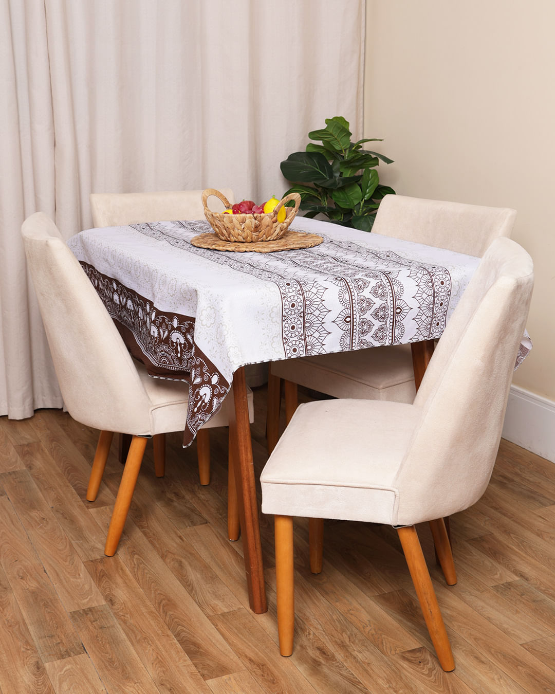 Toalha-Mesa-Quad33040-140x140---Branco-Floral