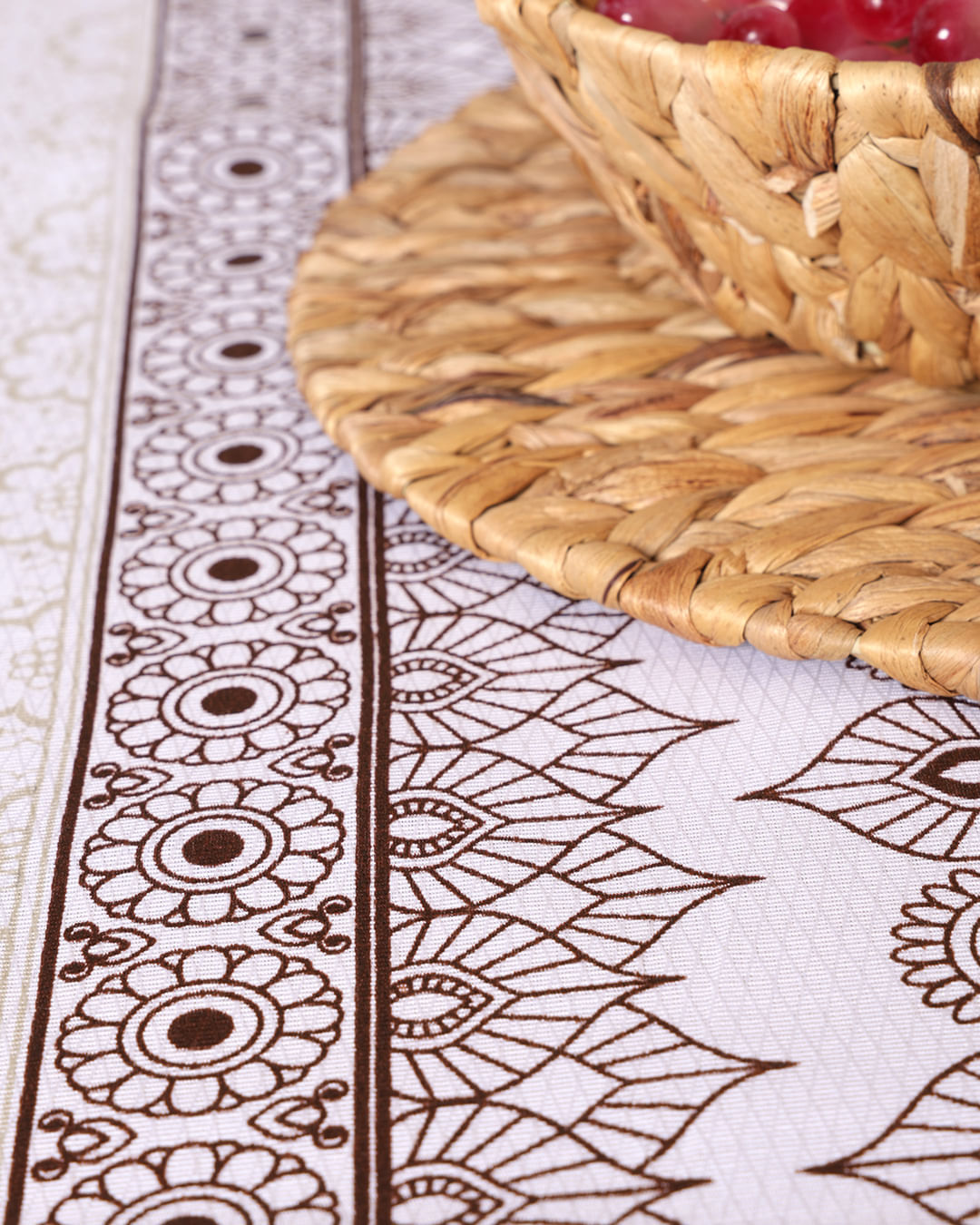 Toalha-Mesa-Quad33040-140x140---Branco-Floral