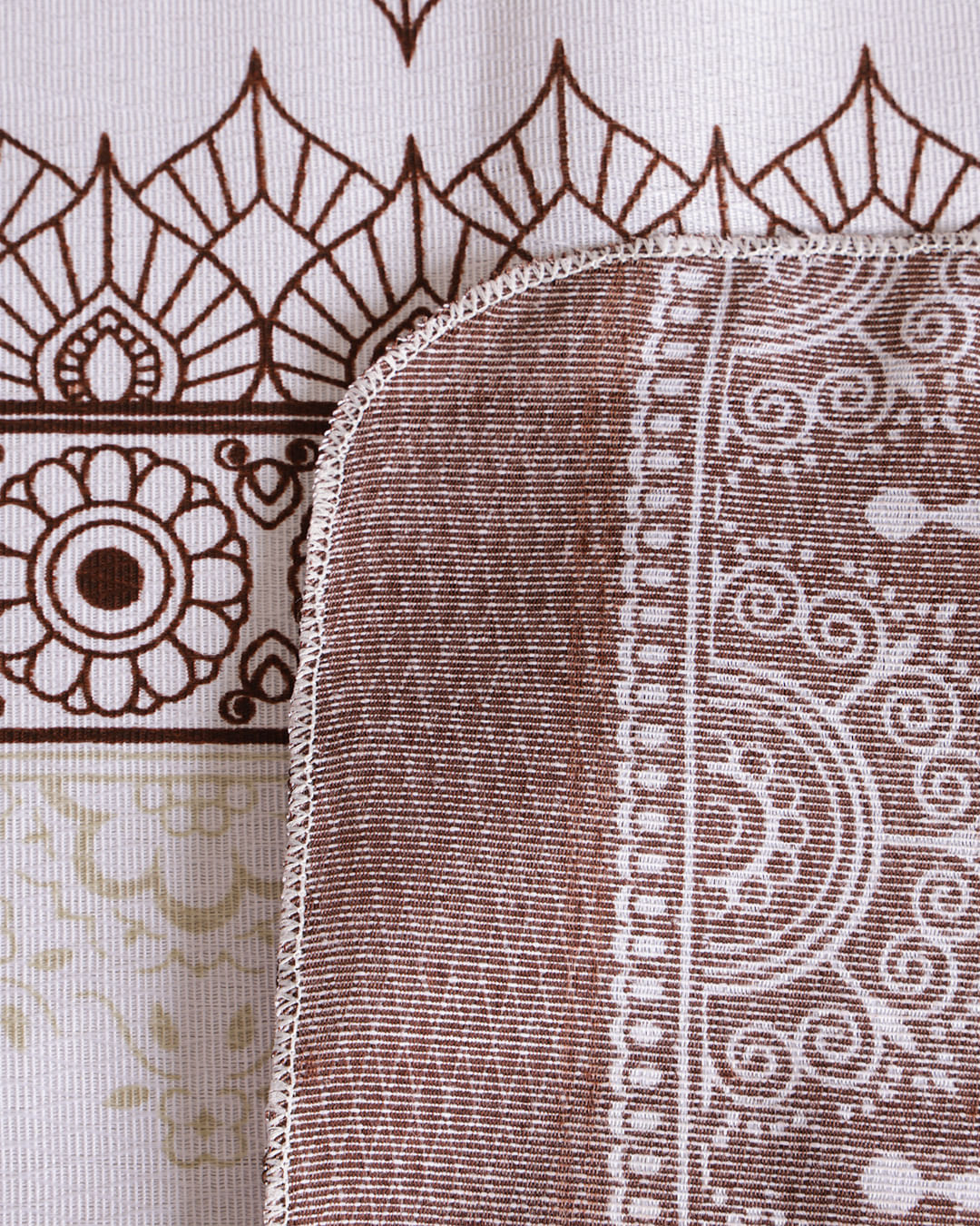 Toalha-Mesa-Quad33040-140x140---Branco-Floral