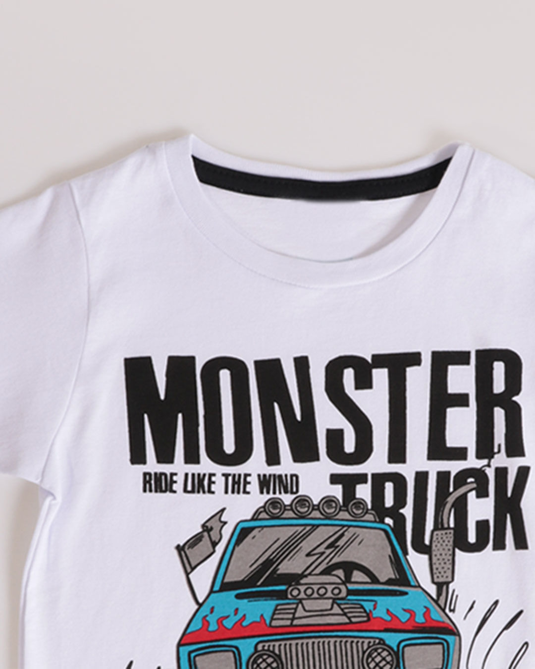 Camiseta-Mc-T0011-Monster-Mas13---Branco