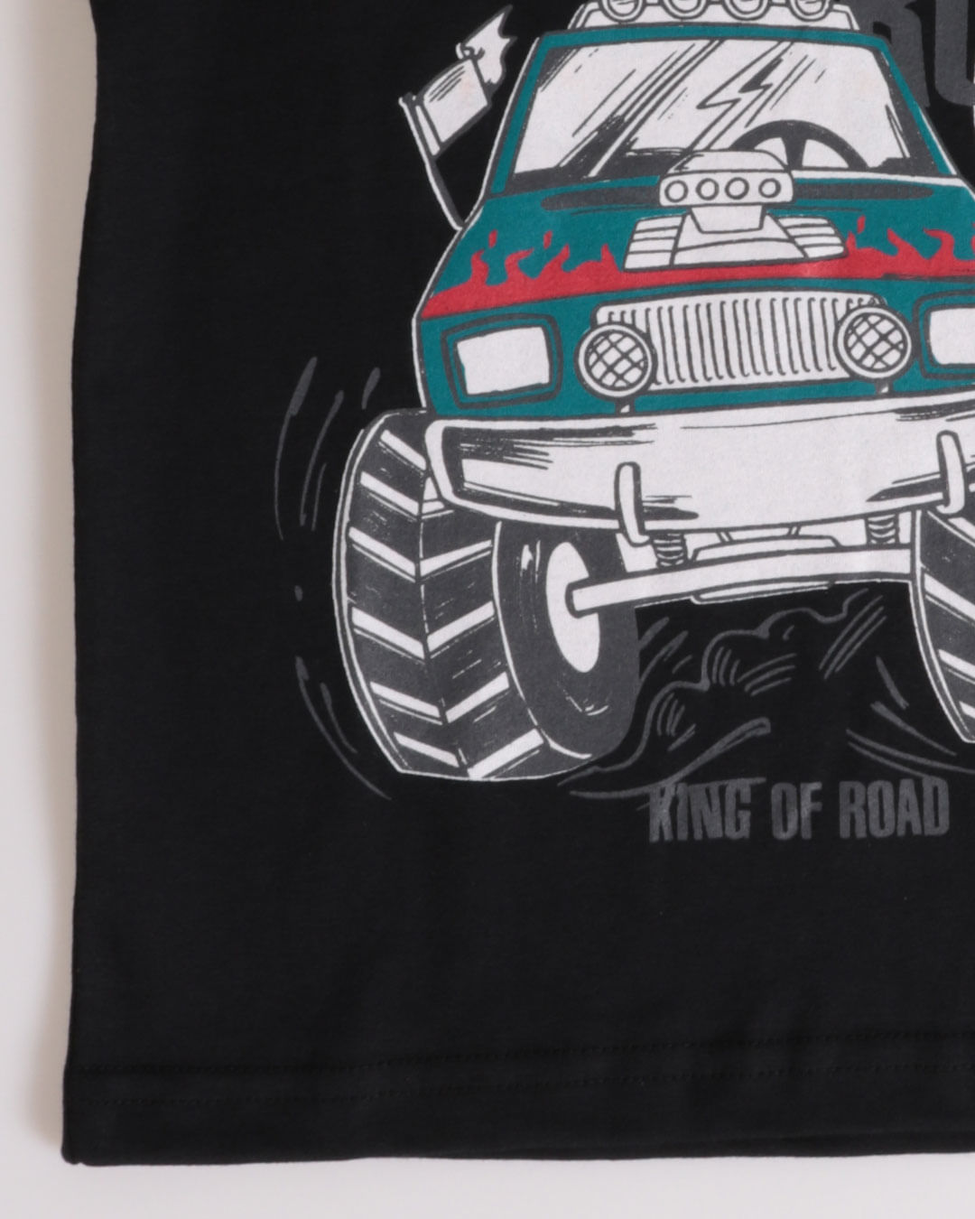 Camiseta-Mc-T0011-Monster-Mas13---Preto
