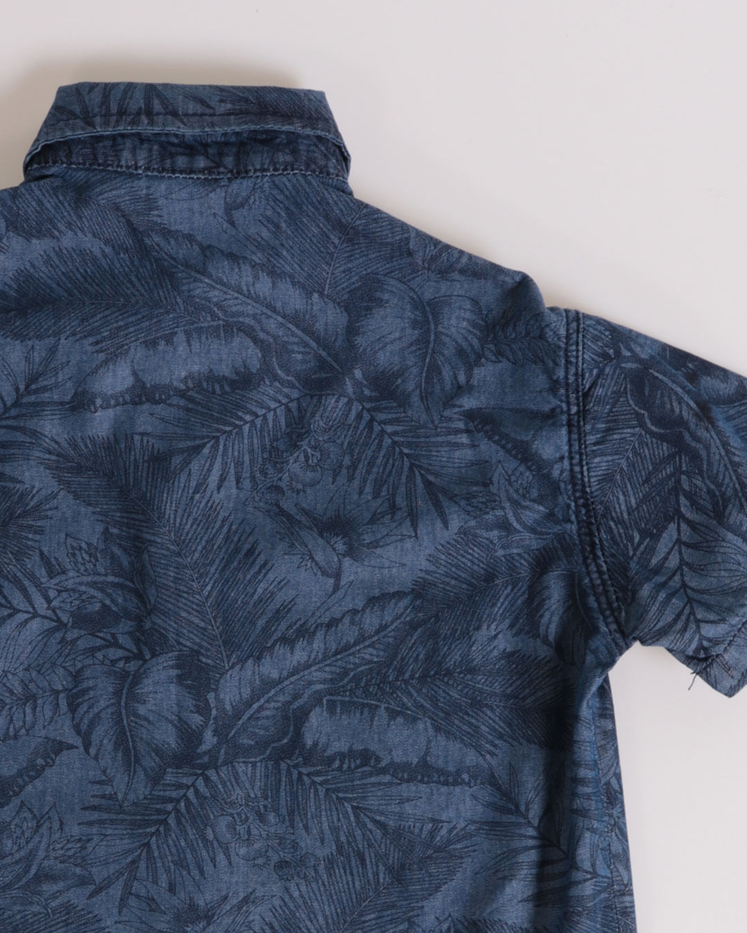 Camisa-2484b-Folhas-Masc-13-Mc---Blue-Jeans-Medio