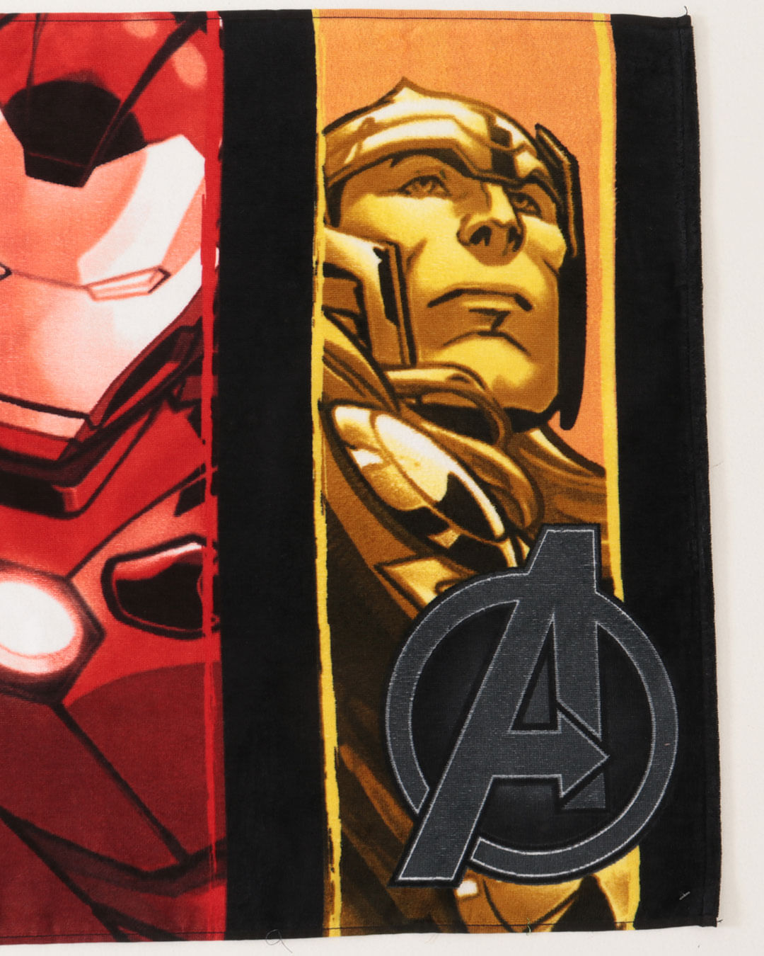 Toalha-Bh-Veludo-70x130-Avengers---Cinza-Escuro