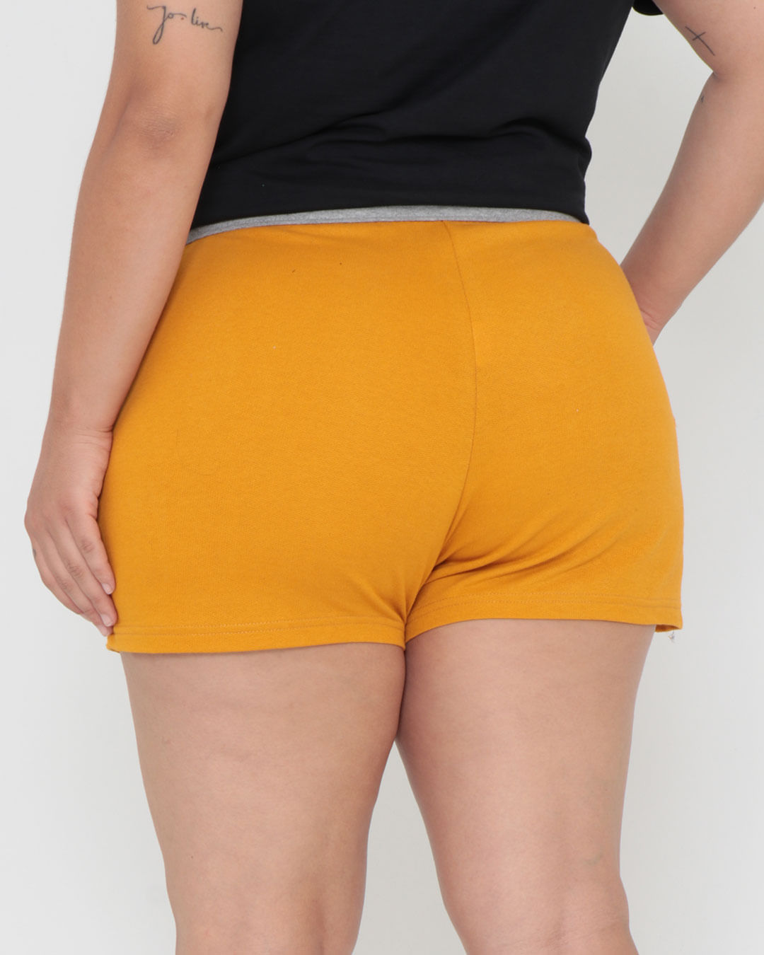 Shorts-1740-Moletinho-Liso---Mostarda--Medio