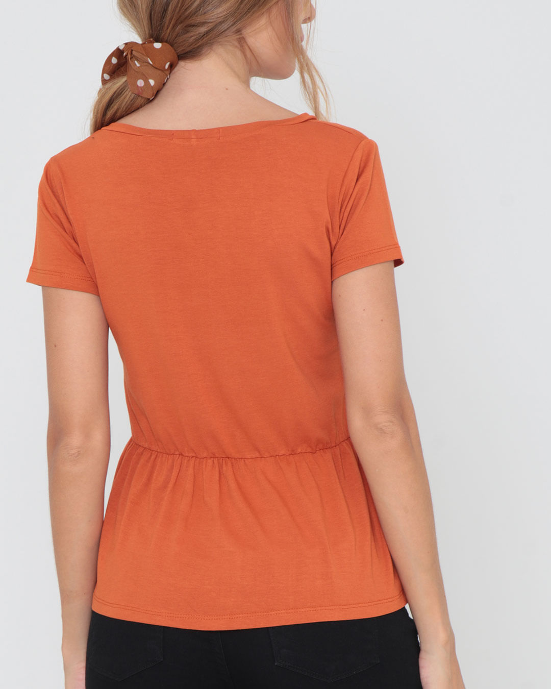 Blusa-Mc-Babado-Cinturamga-2020---Marrom-Medio