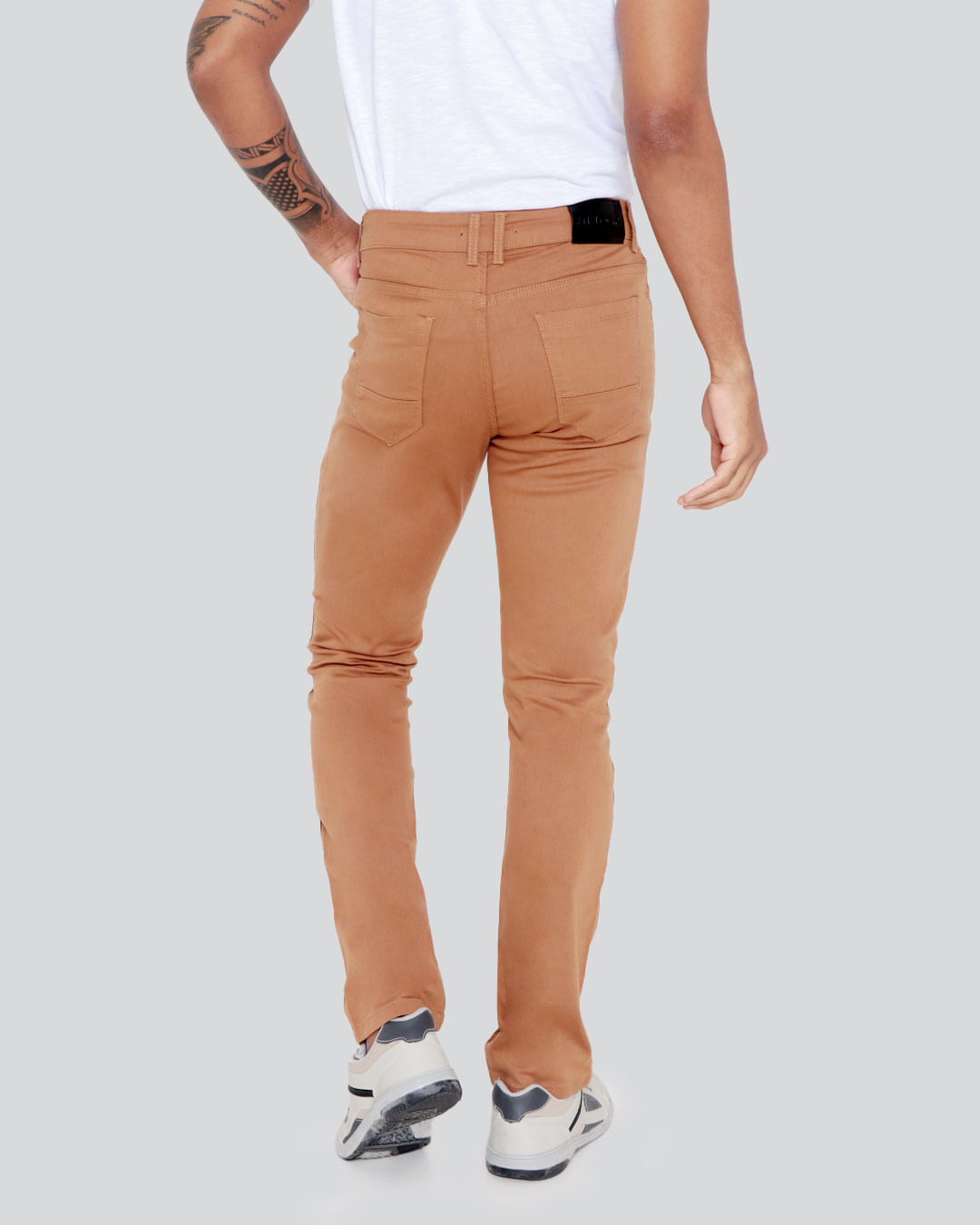 Calca-022504252-Sarja-Camel-Slim-Ct---Marrom-Medio