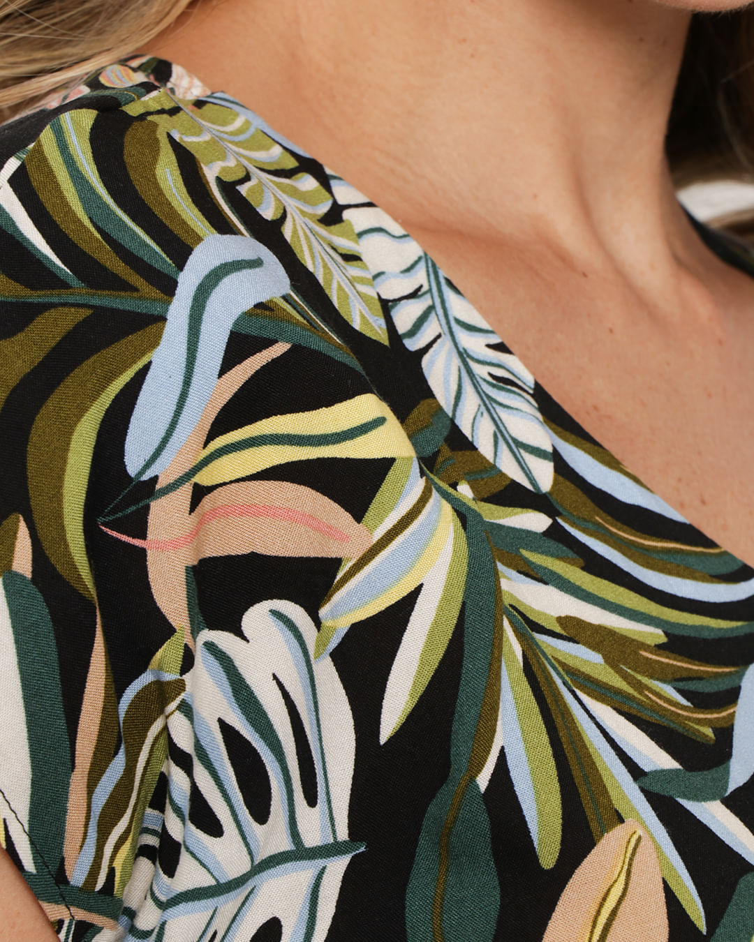 Blusa-230501-Estamp-Mc-Morcego---Verde-Floral