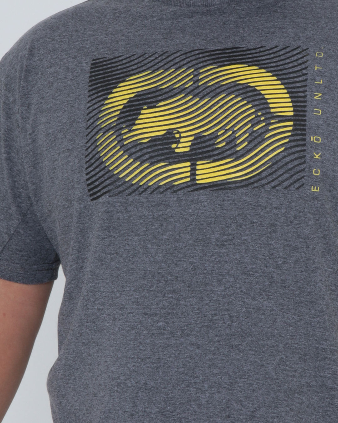 Camiseta-K210a-Est-Relevo-Ecko-Plus---Mescla-Medio