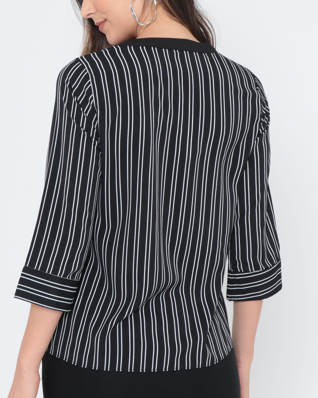 Blusa-6375-Gola-V-Manga-34---Preto-Listrado
