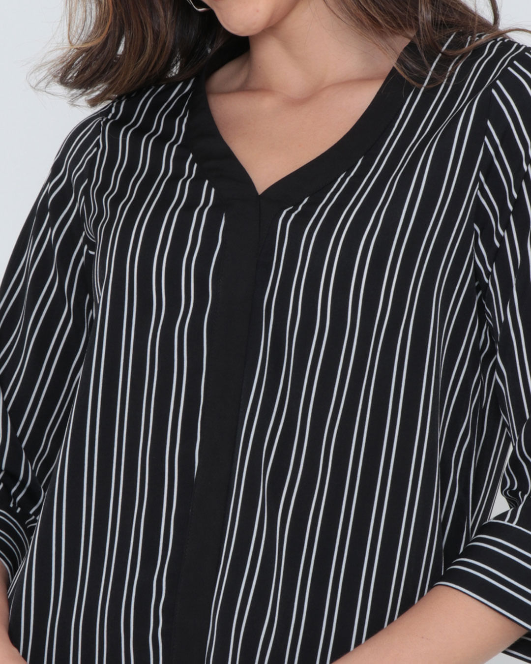 Blusa-6375-Gola-V-Manga-34---Preto-Listrado