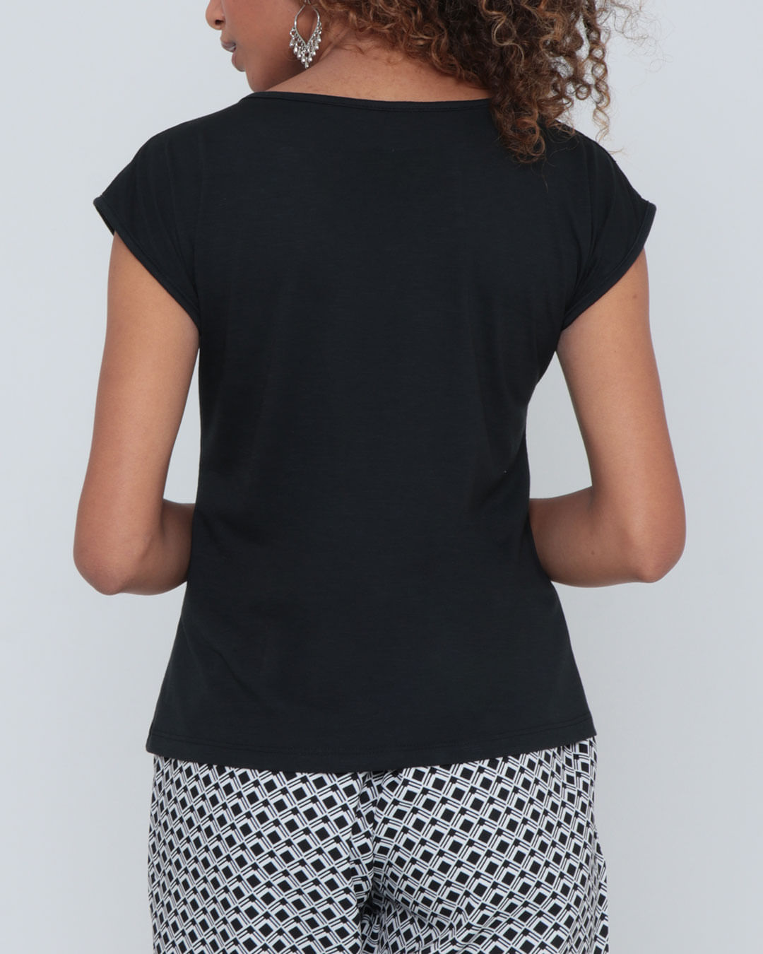 Blusa-20014-Estampada-Preta-Mesa---Preto