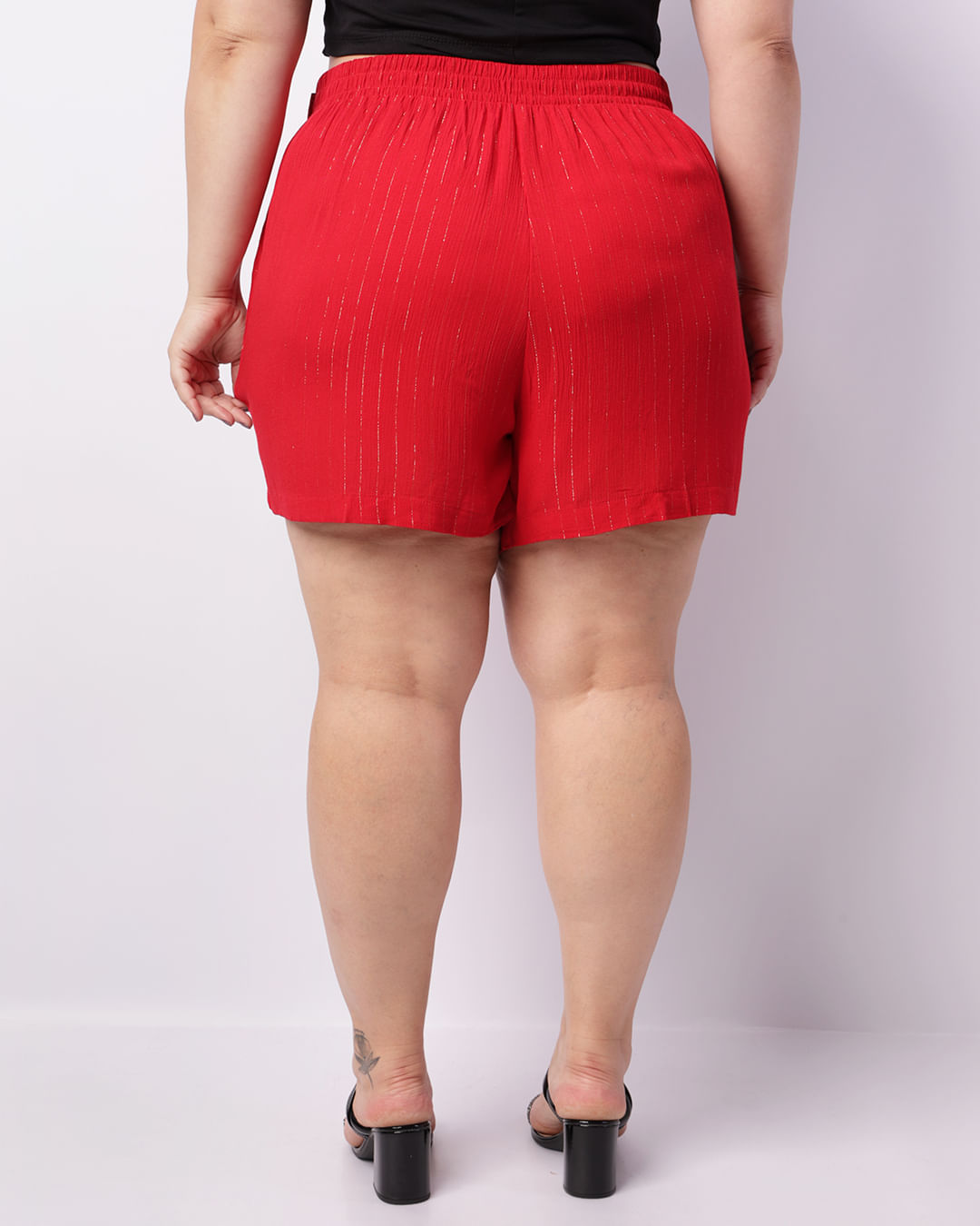 Shorts-Lurex-230952-Cbotao--Na-Cintura---Vermelho