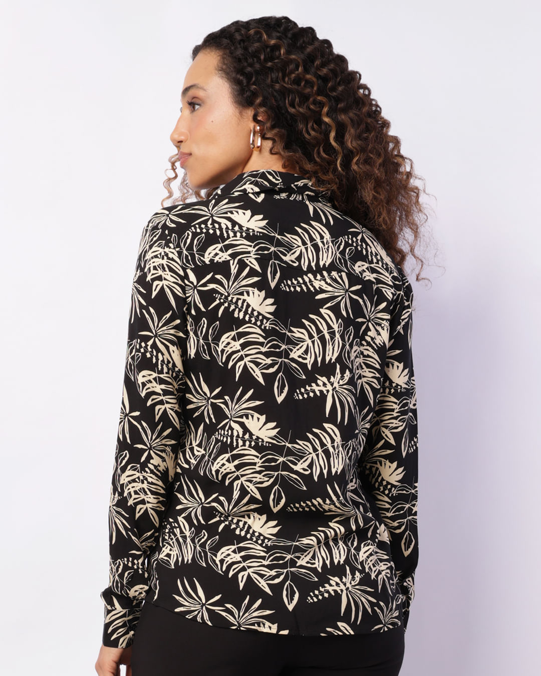 Camisa Feminina Berry Manga Longa Viscose Estampada Preta